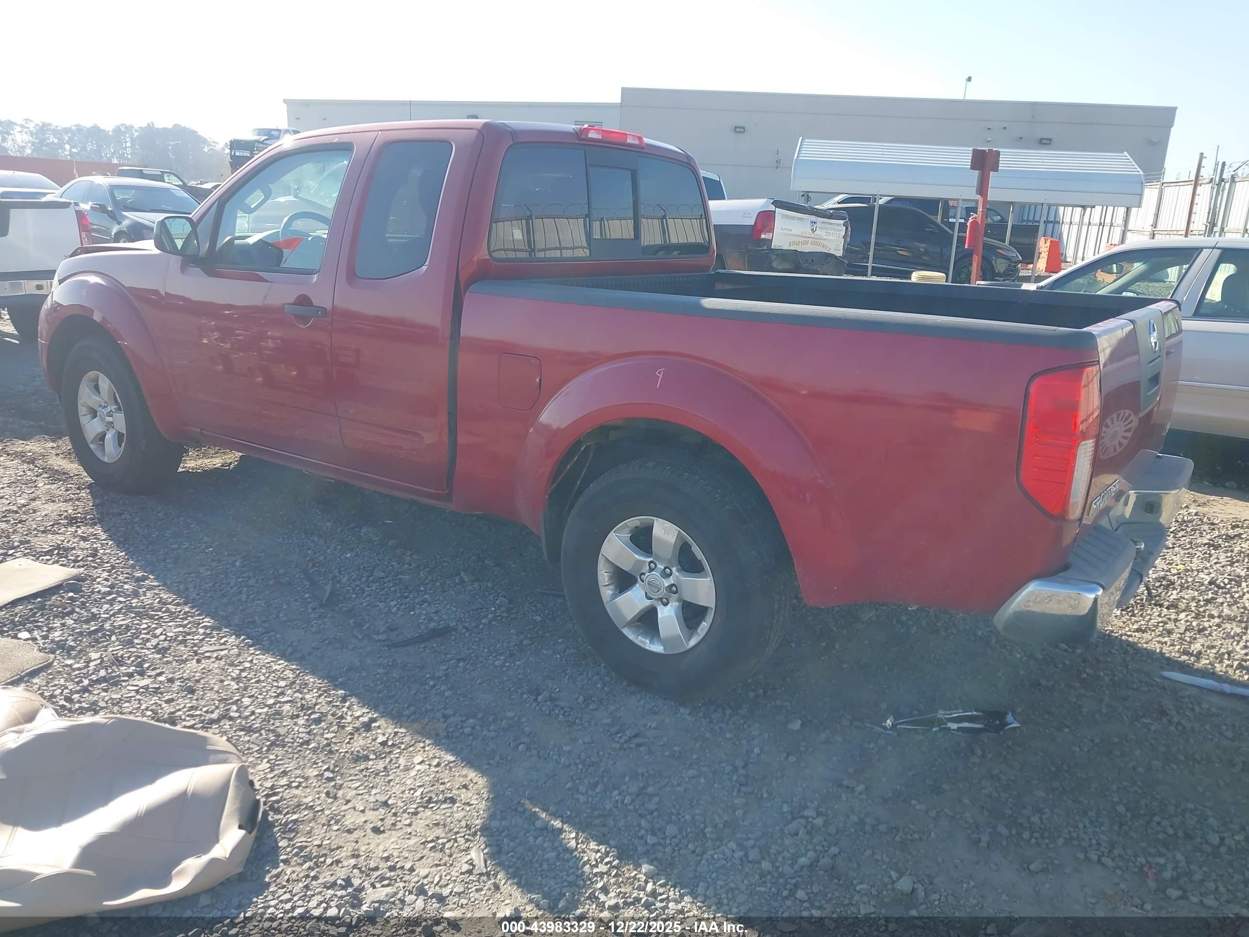 NISSAN FRONTIER image 3