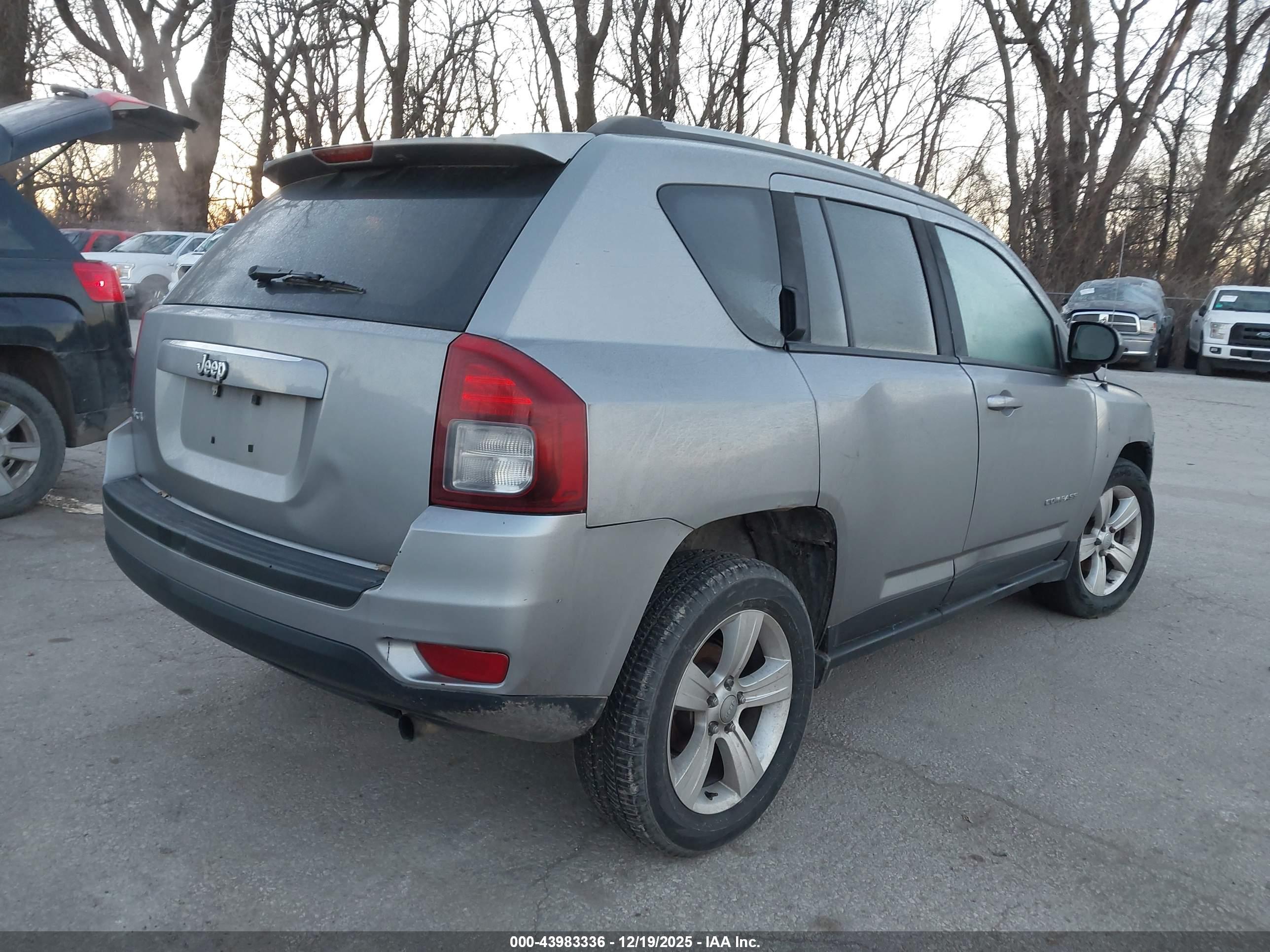 JEEP COMPASS image 4