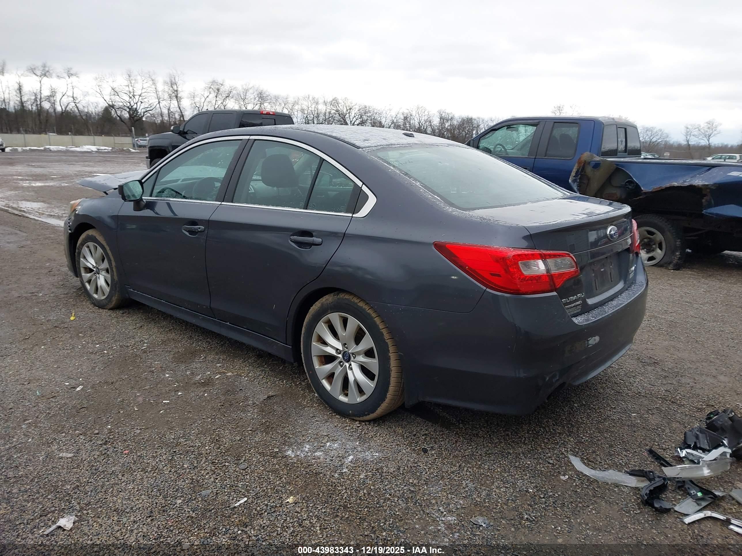 SUBARU LEGACY image 3