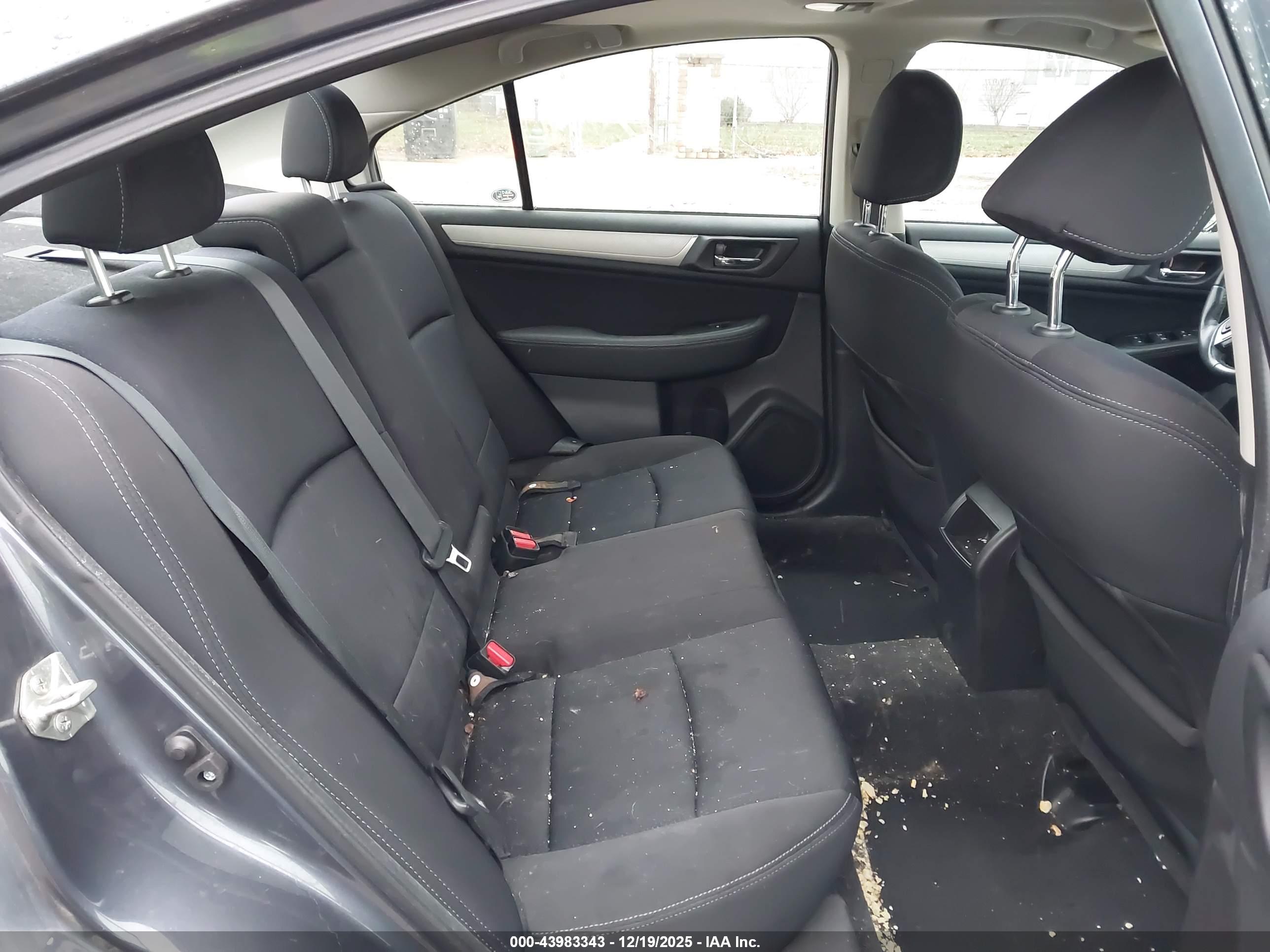 SUBARU LEGACY image 8