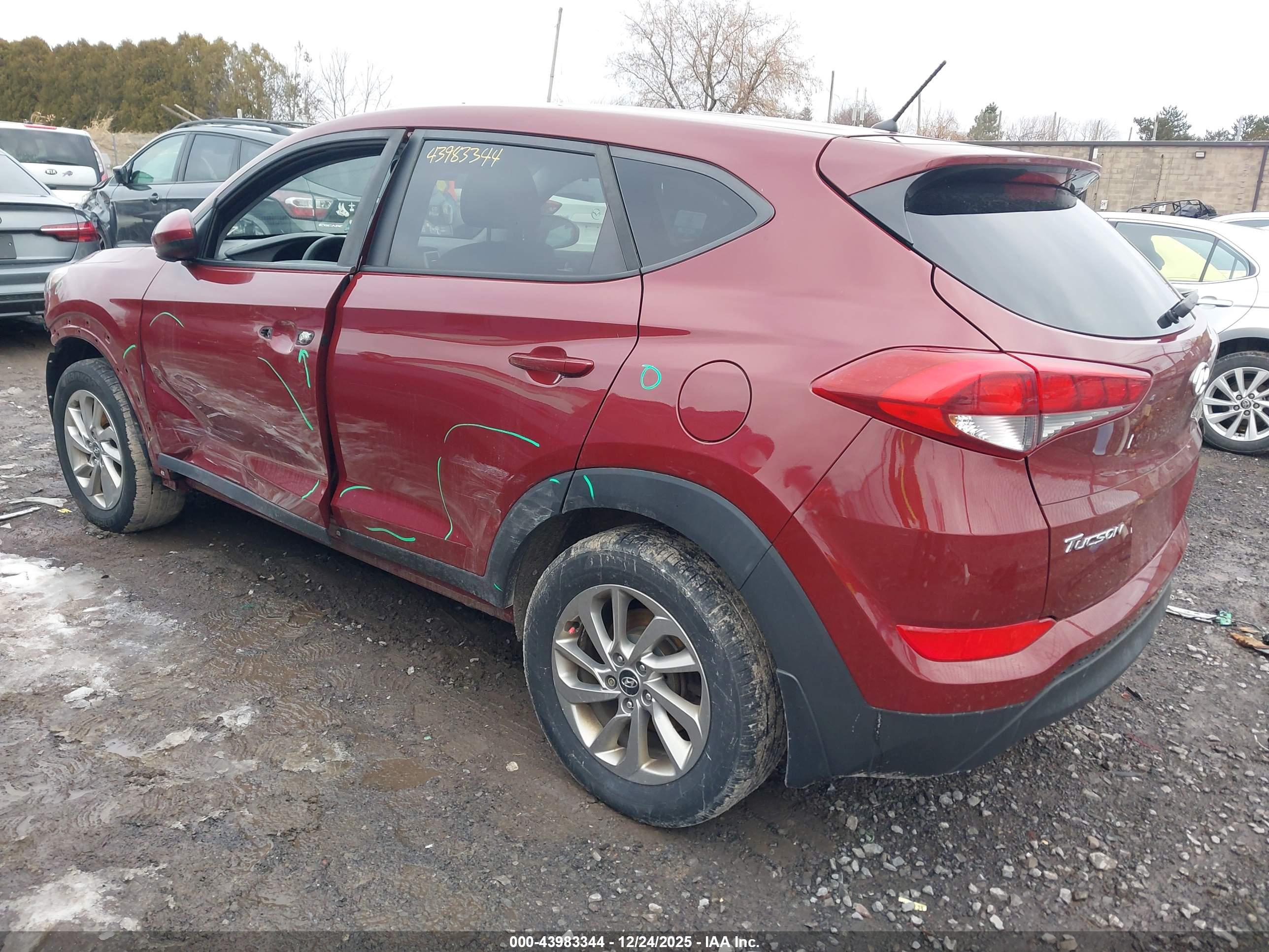 HYUNDAI TUCSON image 3