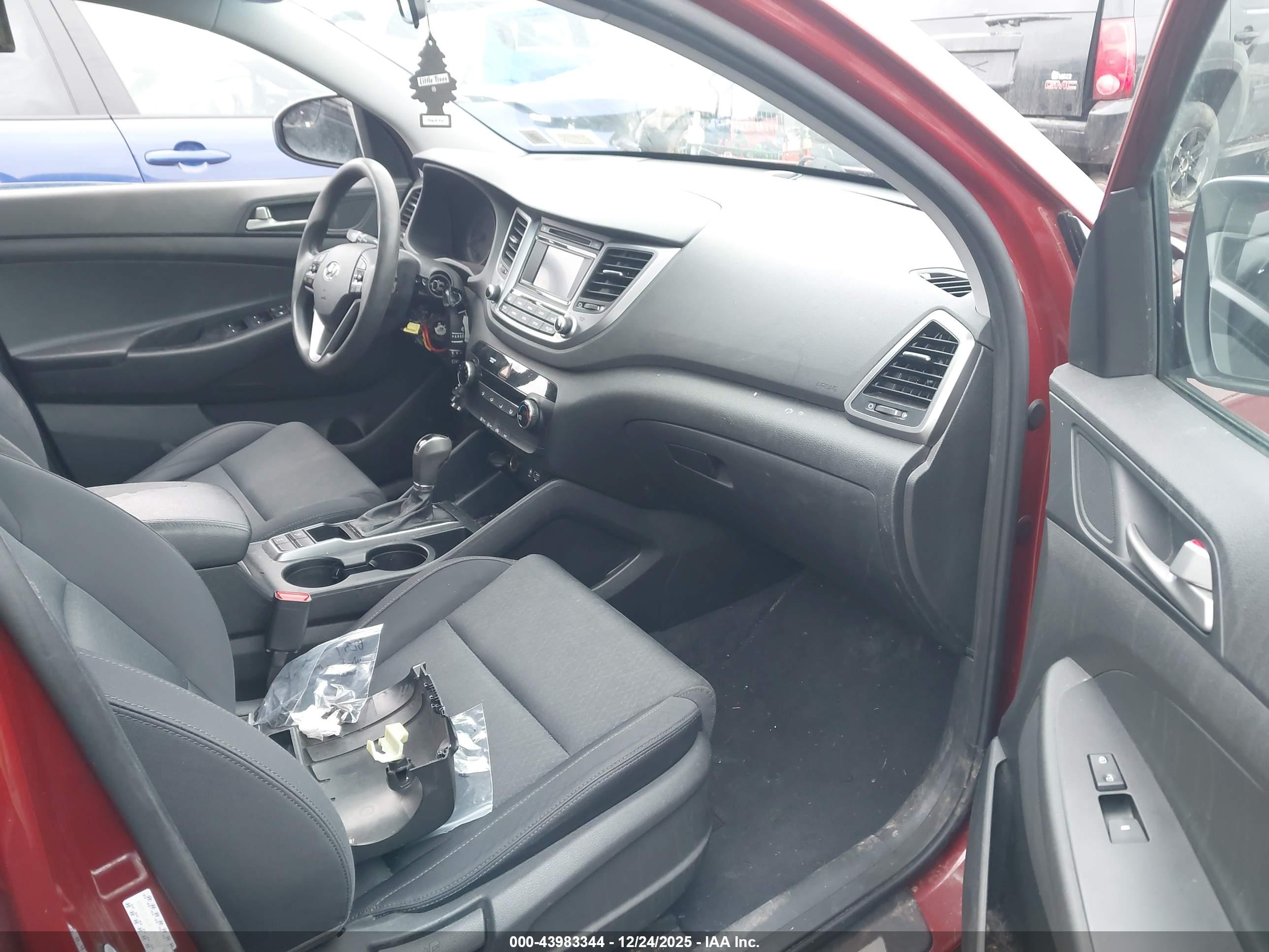 HYUNDAI TUCSON image 5