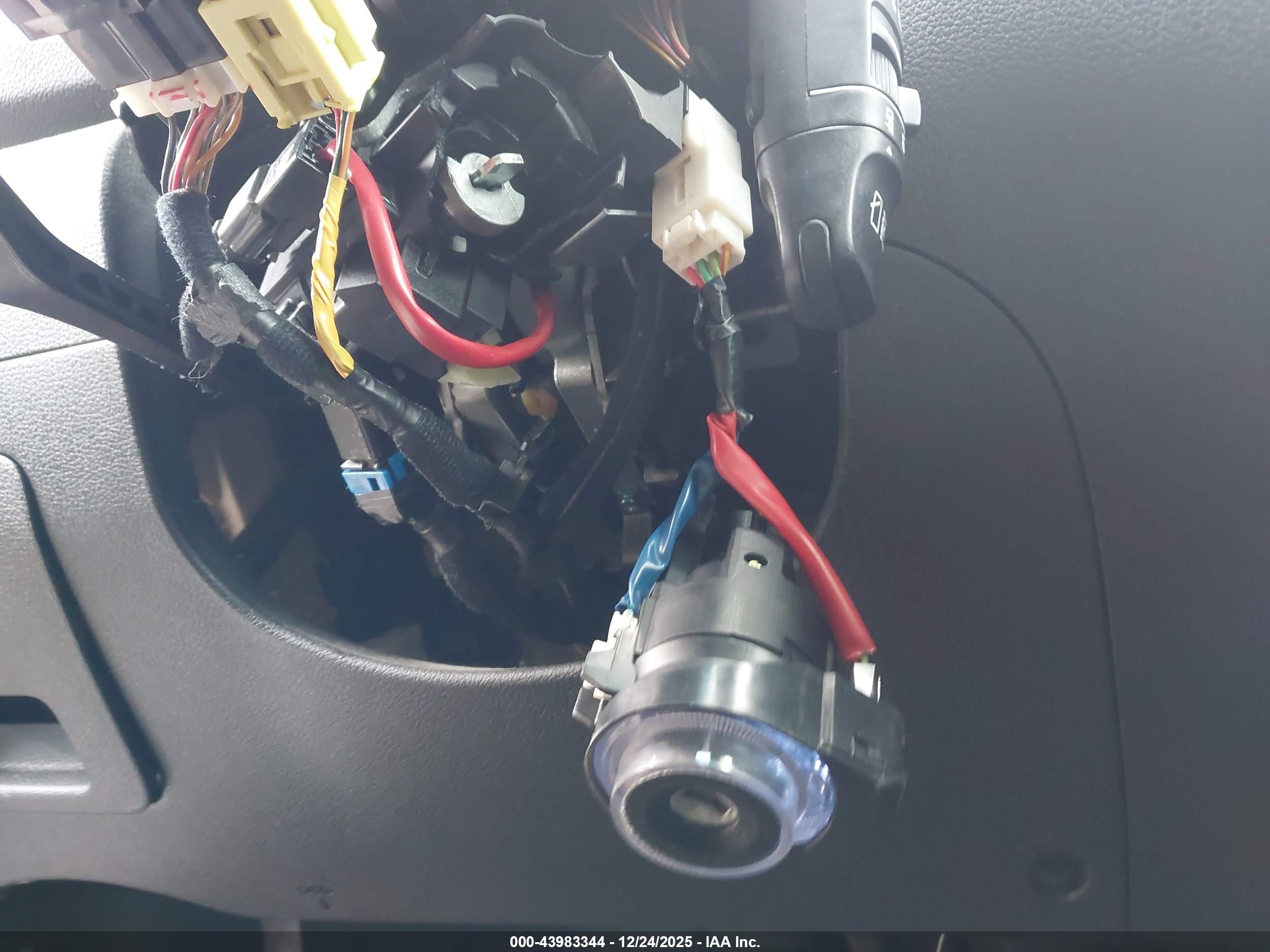 HYUNDAI TUCSON image 6