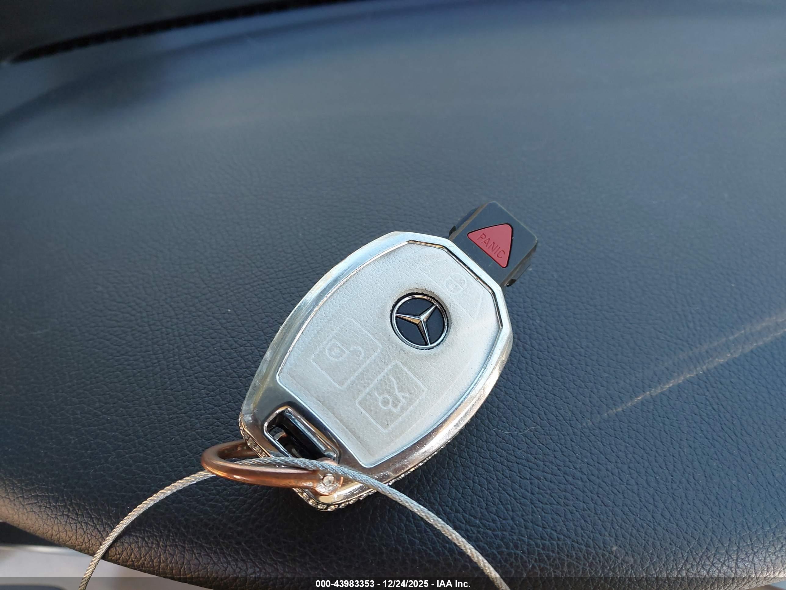 MERCEDES-BENZ GLC image 11
