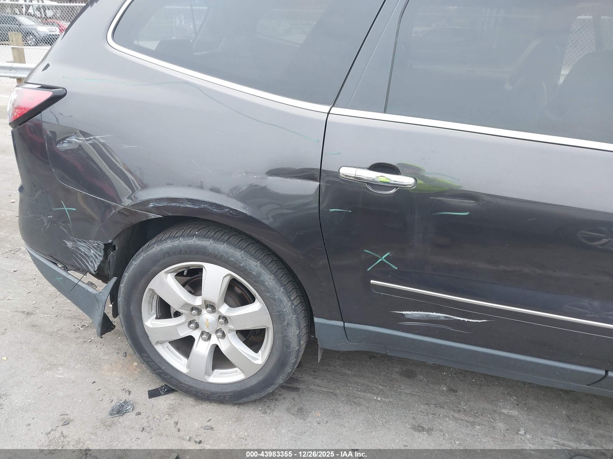 CHEVROLET TRAVERSE image 6