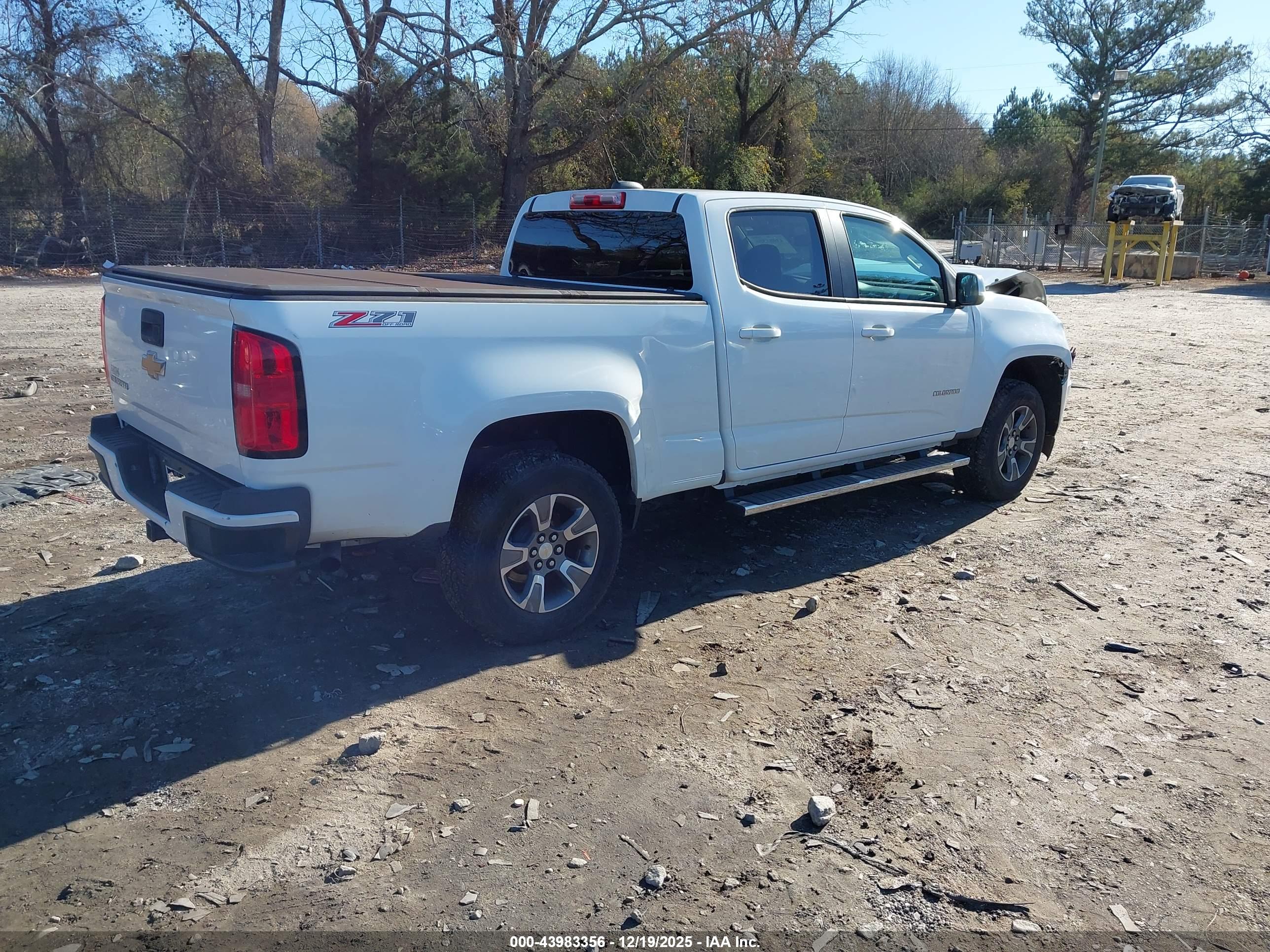 CHEVROLET COLORADO image 4