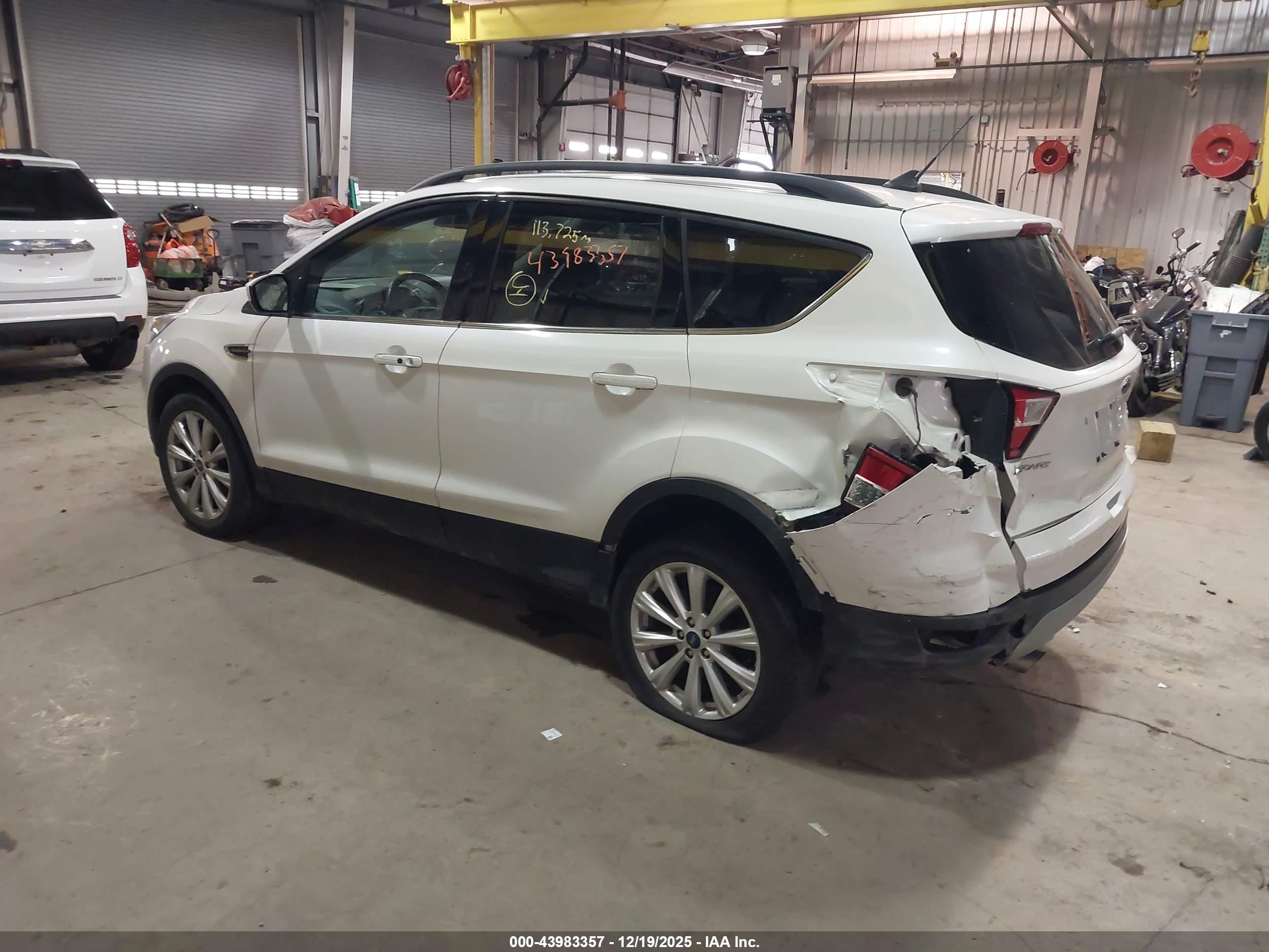 FORD ESCAPE image 3