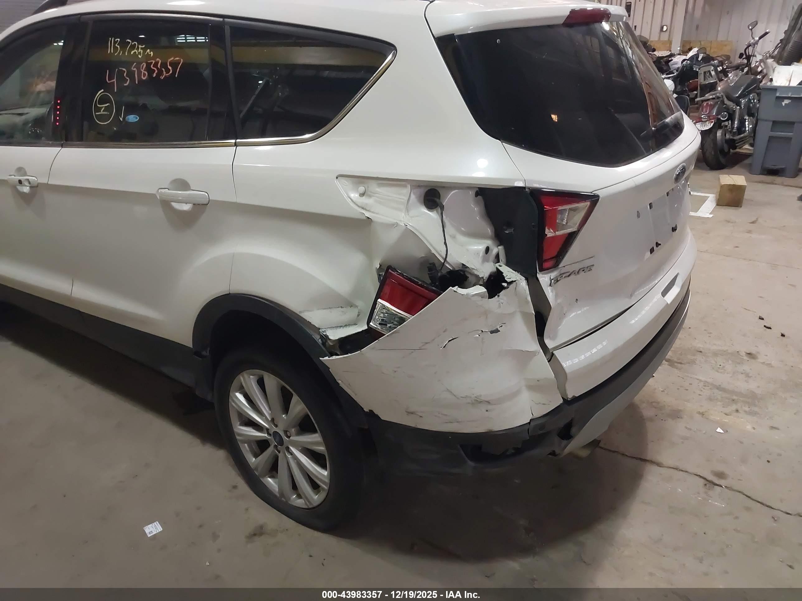 FORD ESCAPE image 6