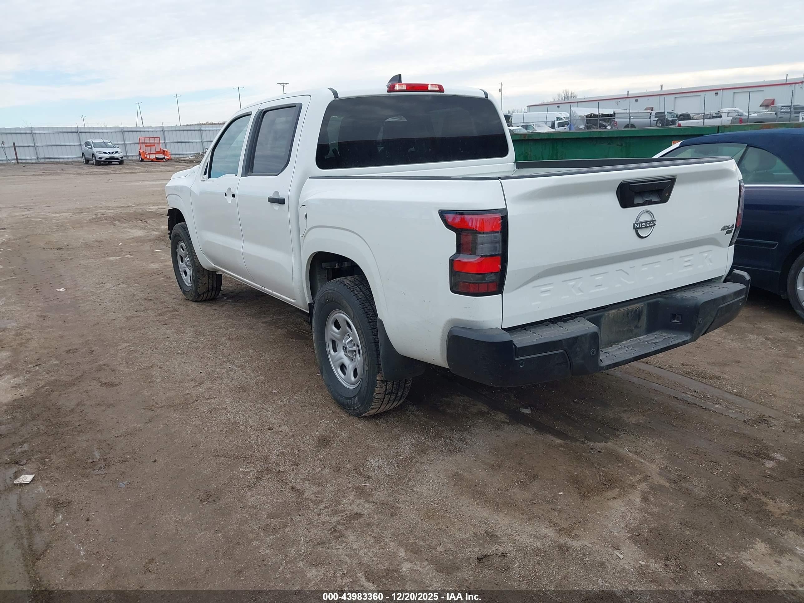 NISSAN FRONTIER image 3