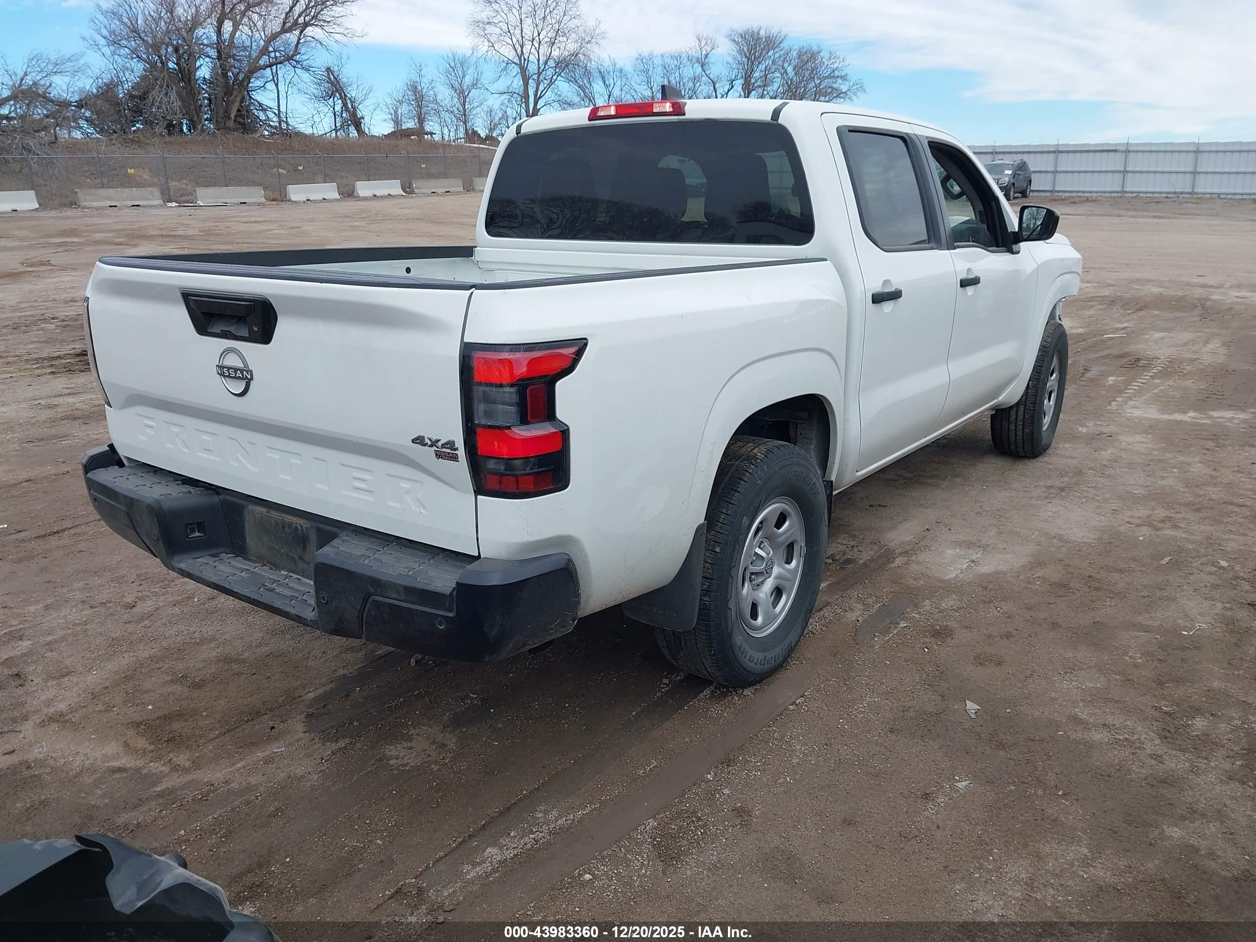 NISSAN FRONTIER image 4
