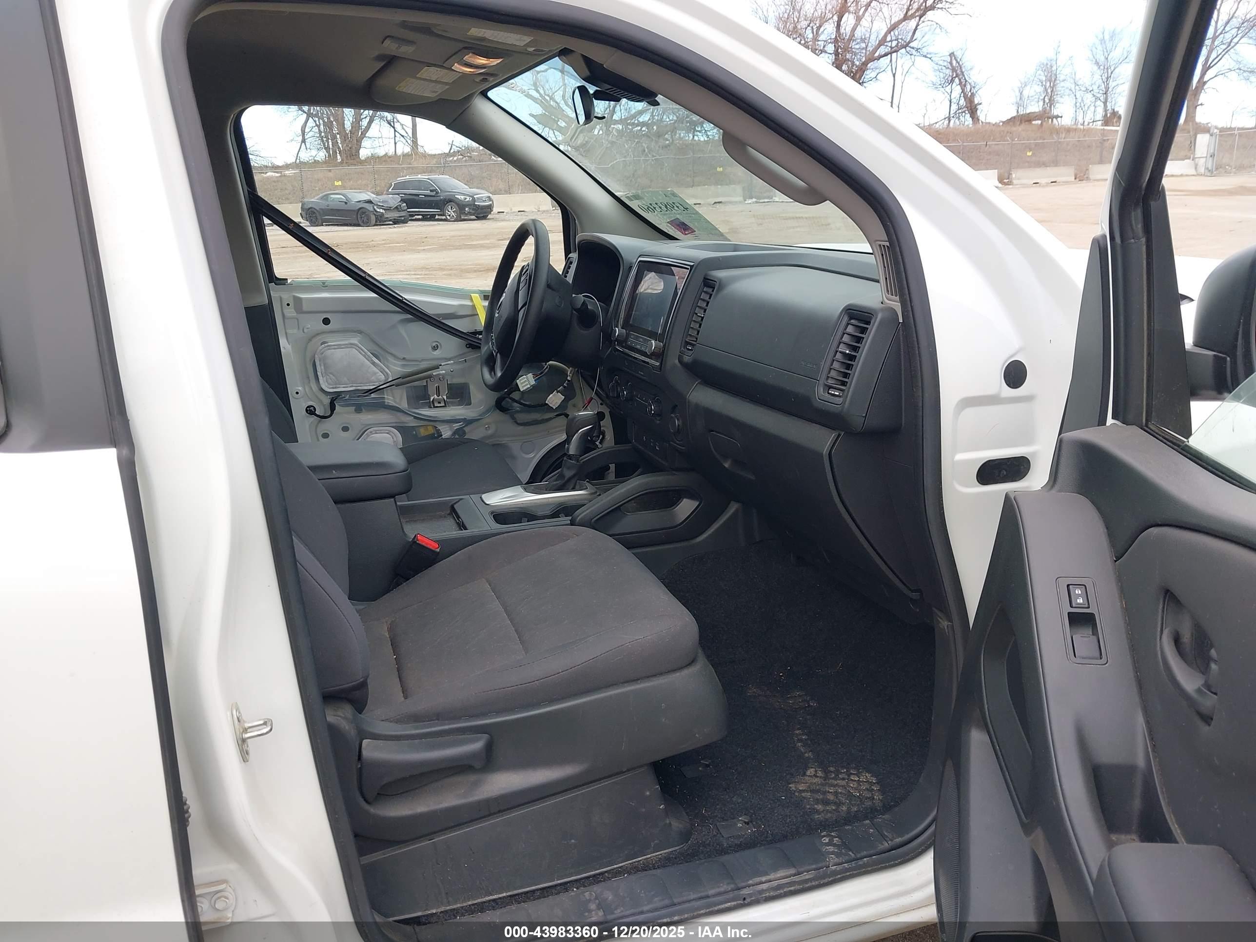 NISSAN FRONTIER image 5