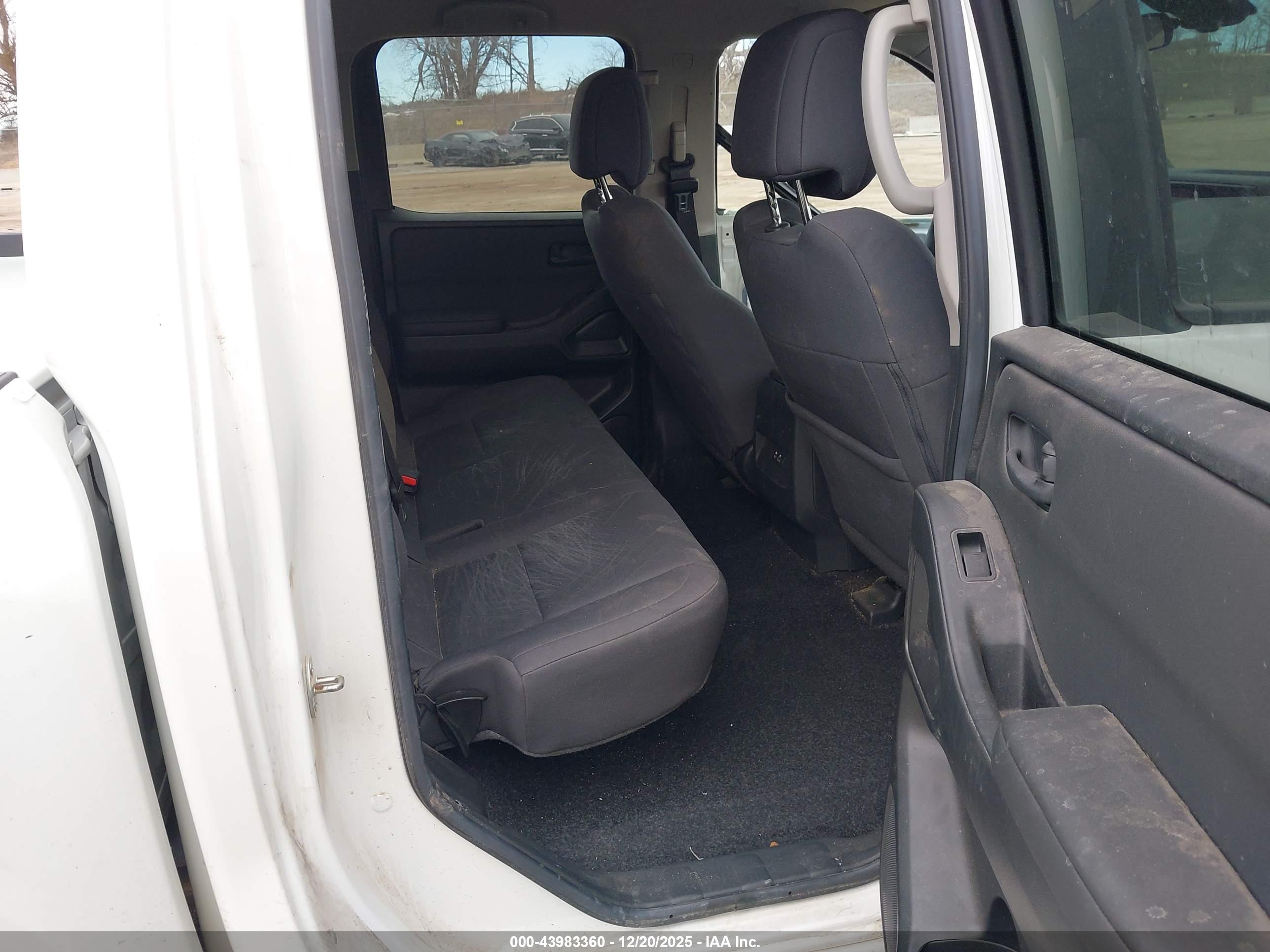 NISSAN FRONTIER image 8