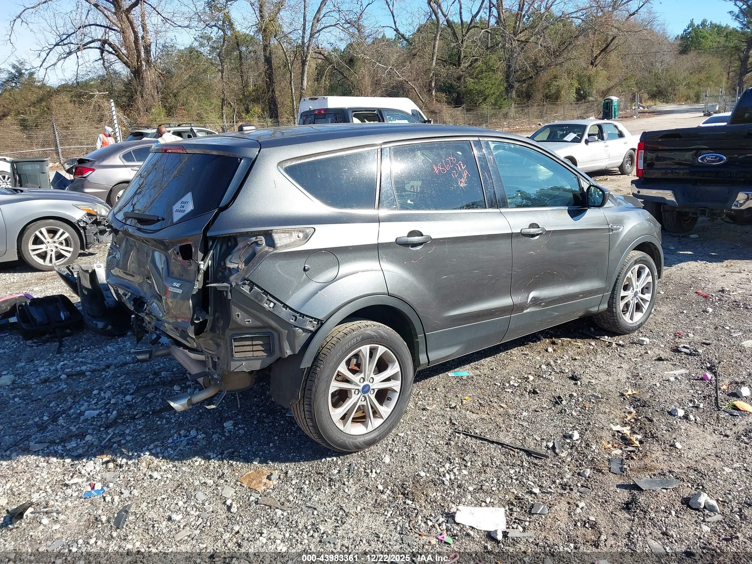 FORD ESCAPE image 4