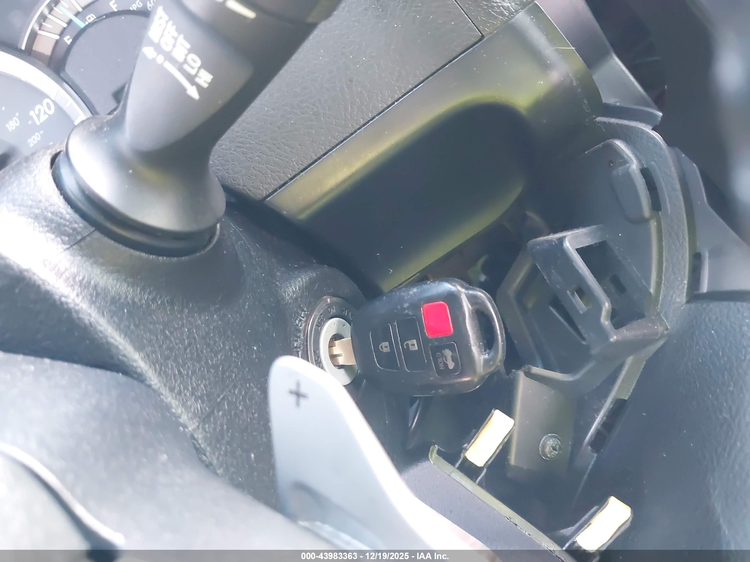 TOYOTA CAMRY image 11