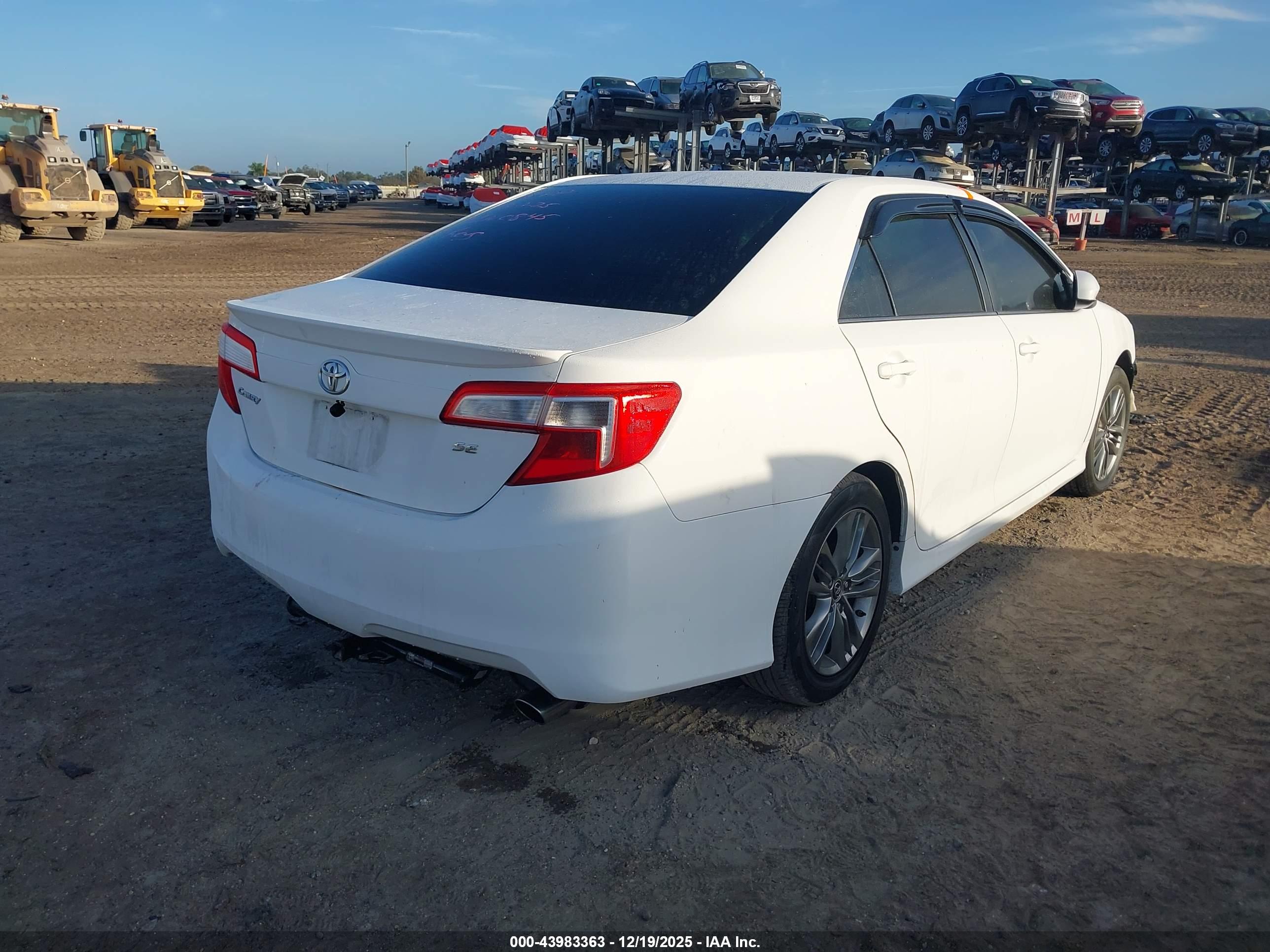 TOYOTA CAMRY image 4