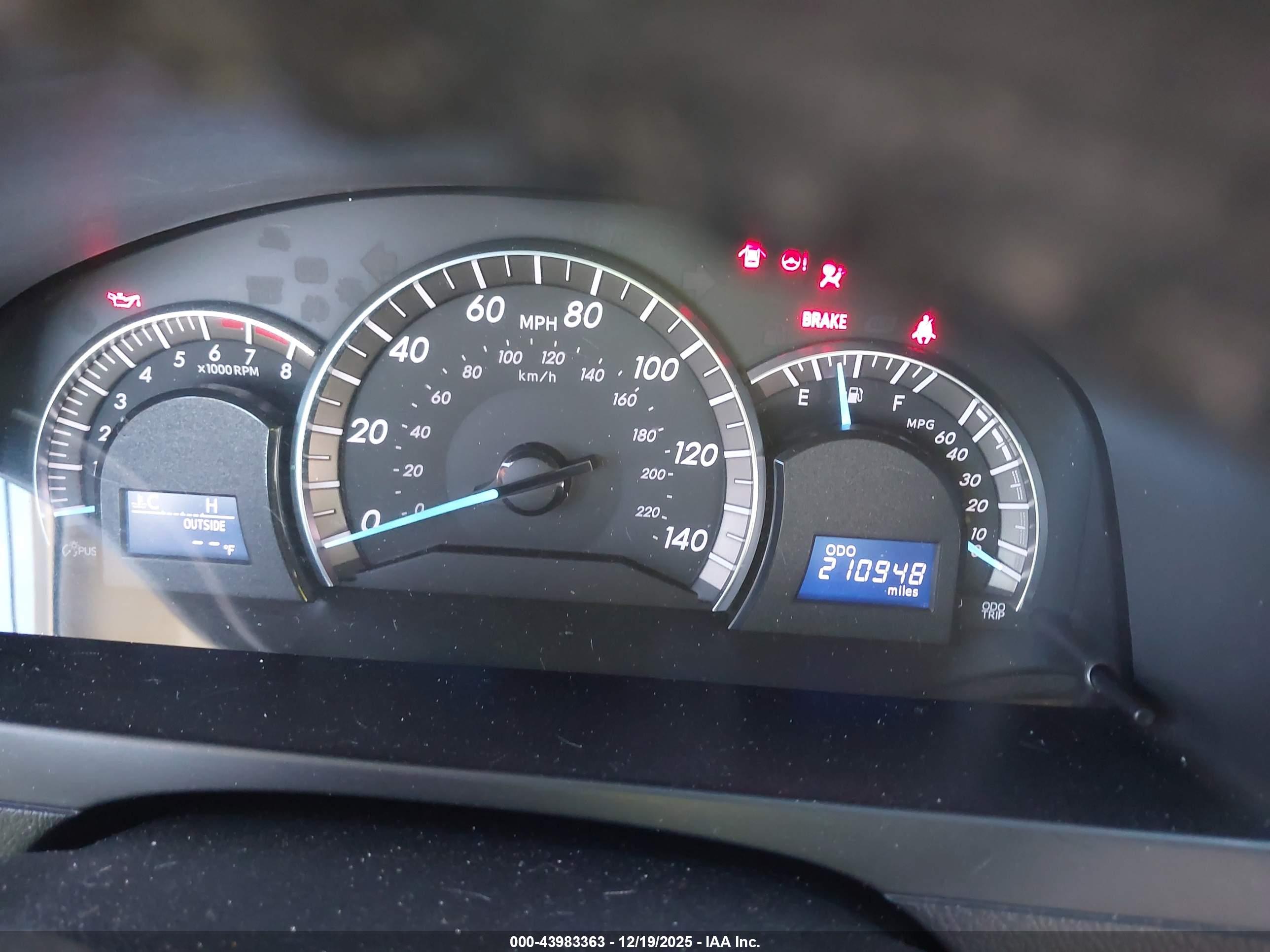 TOYOTA CAMRY image 7