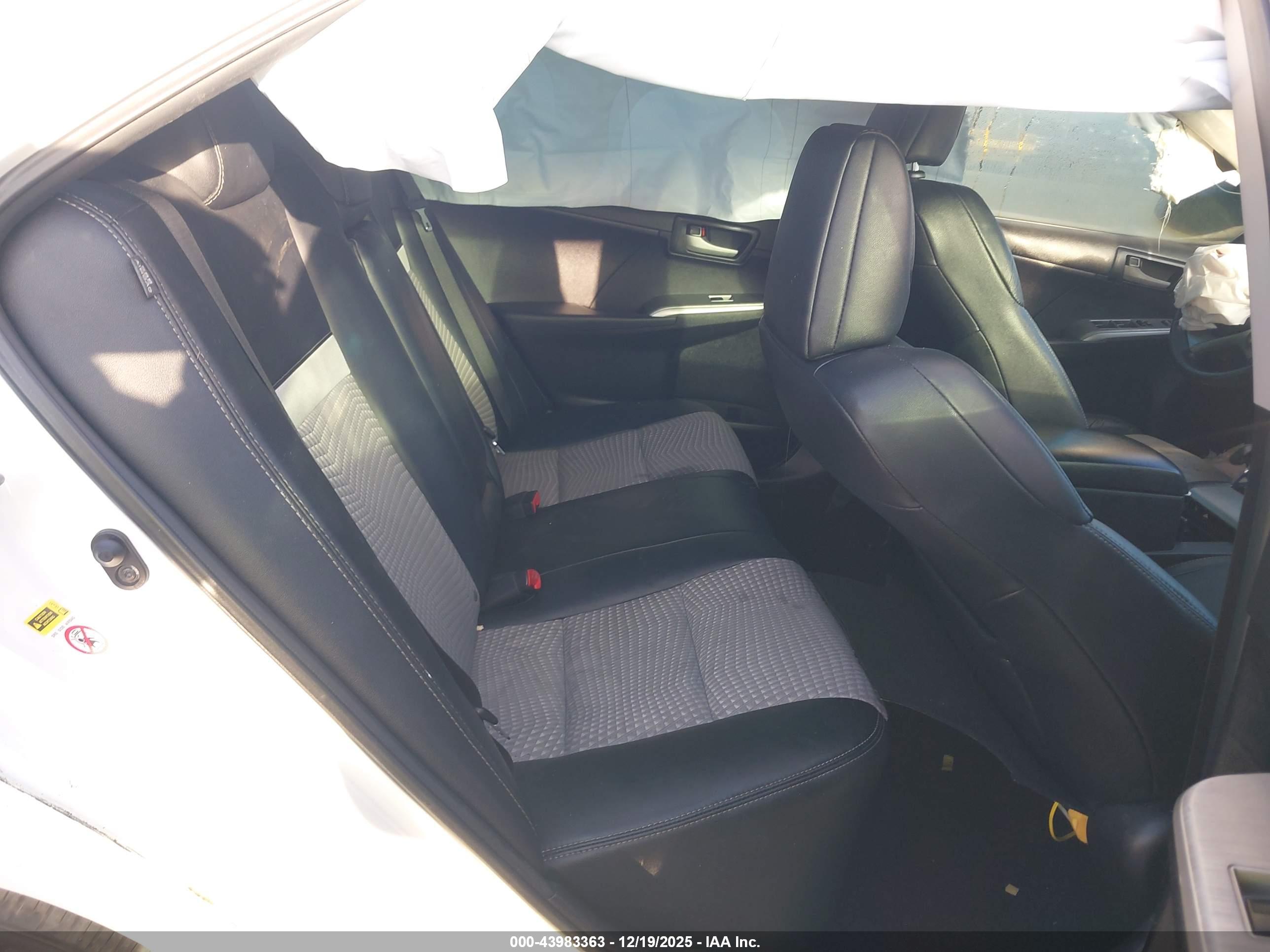 TOYOTA CAMRY image 8