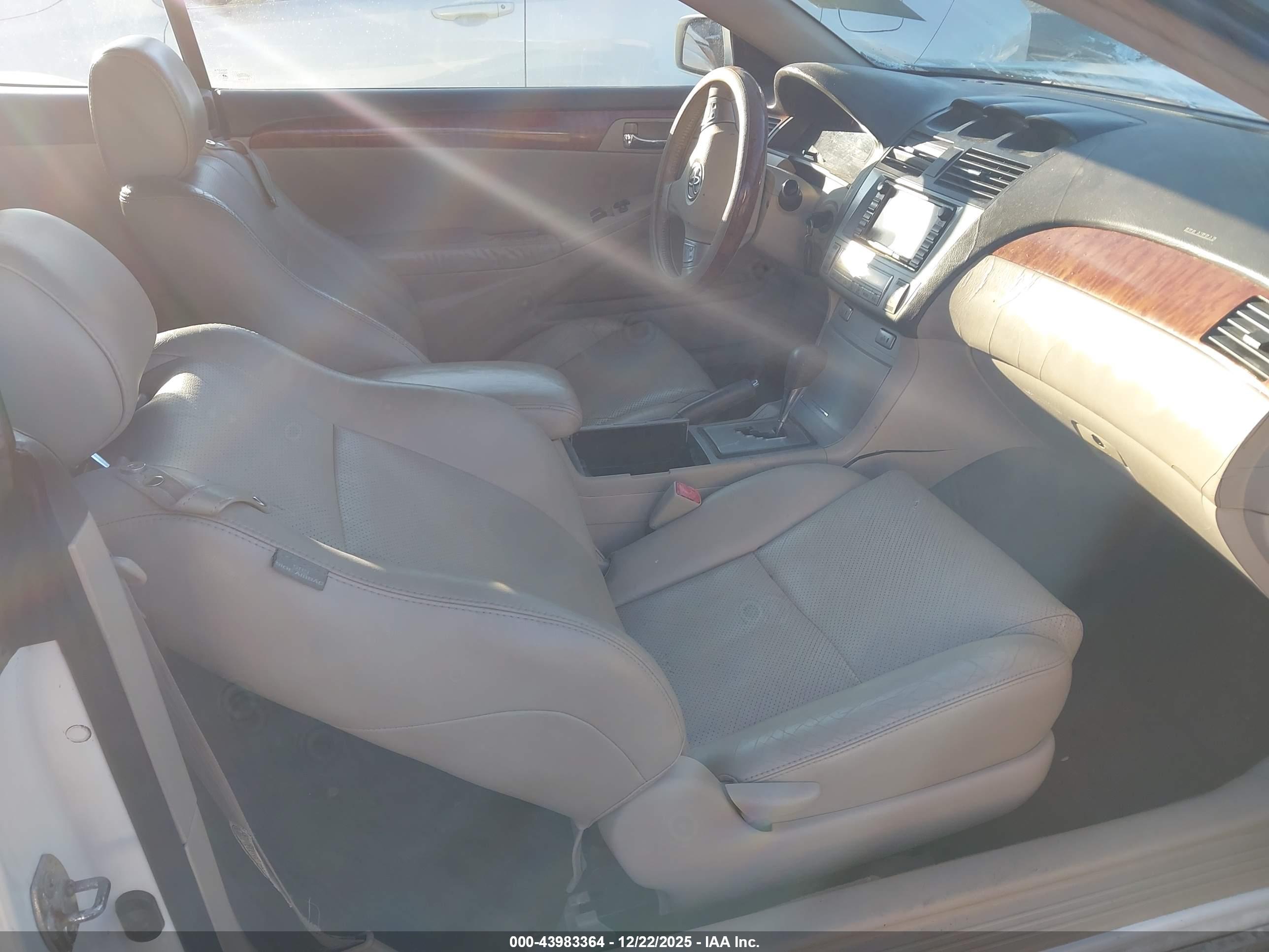 TOYOTA CAMRY image 5