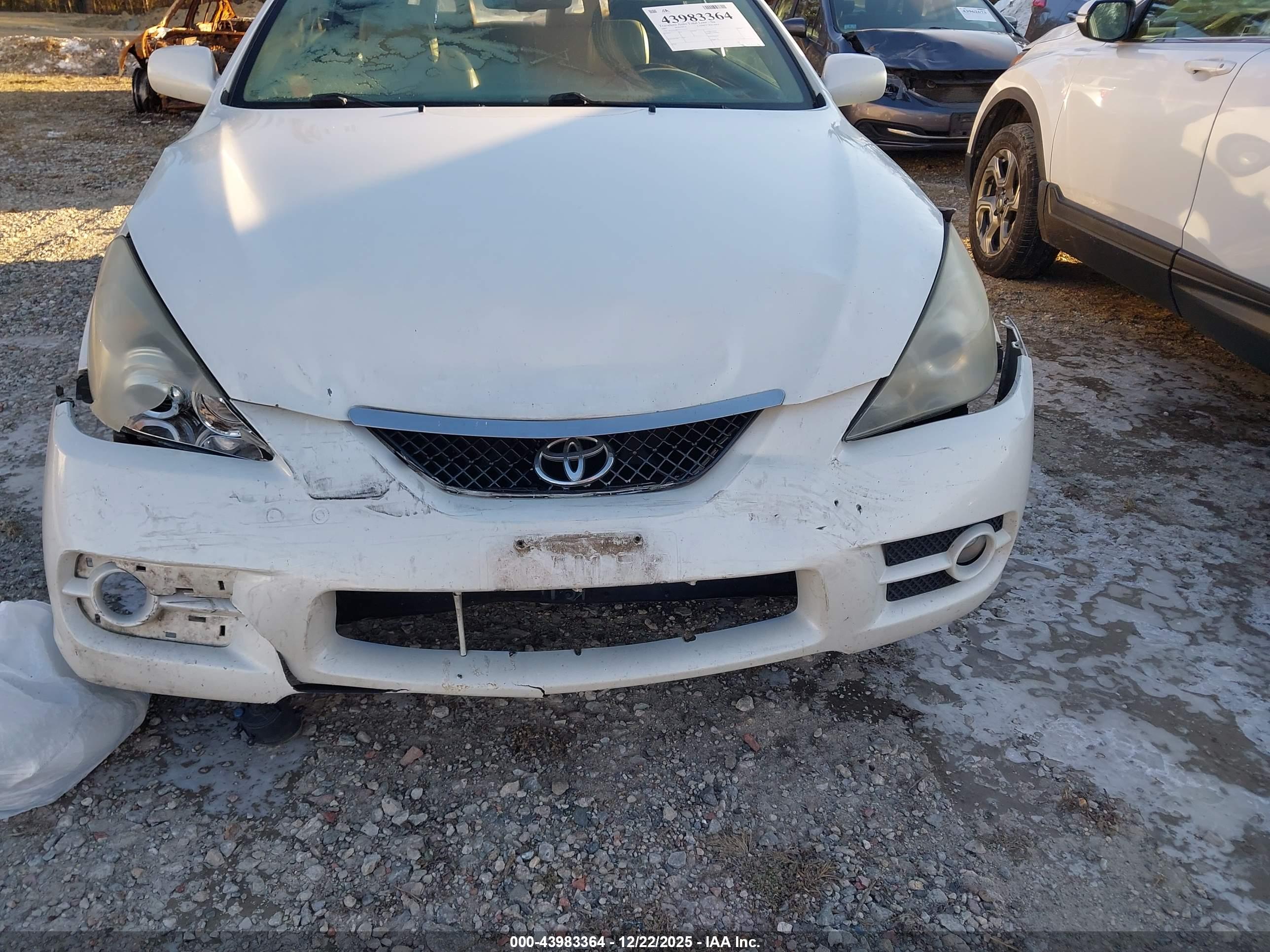 TOYOTA CAMRY image 6