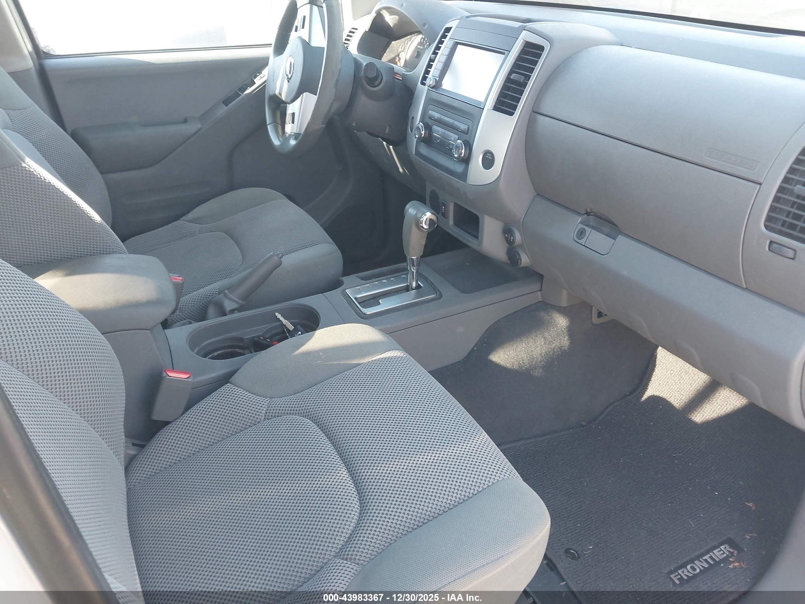 NISSAN FRONTIER image 5