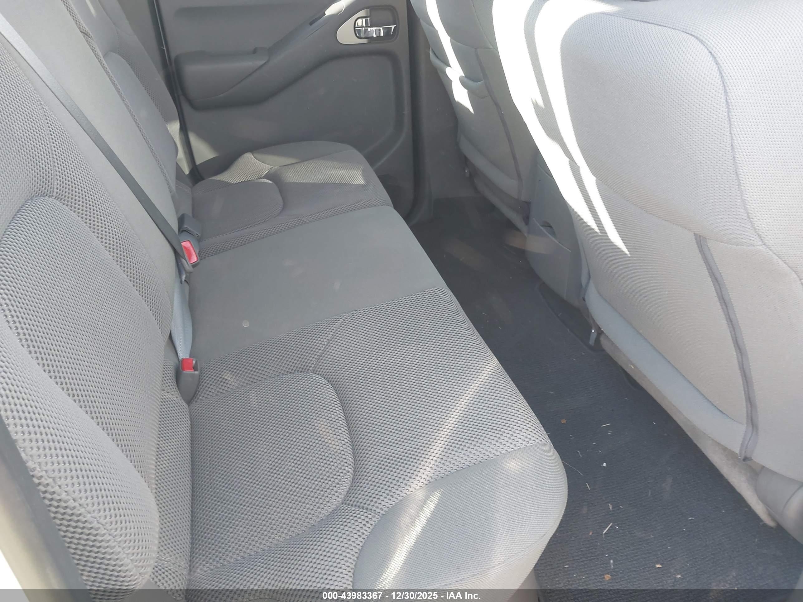 NISSAN FRONTIER image 8