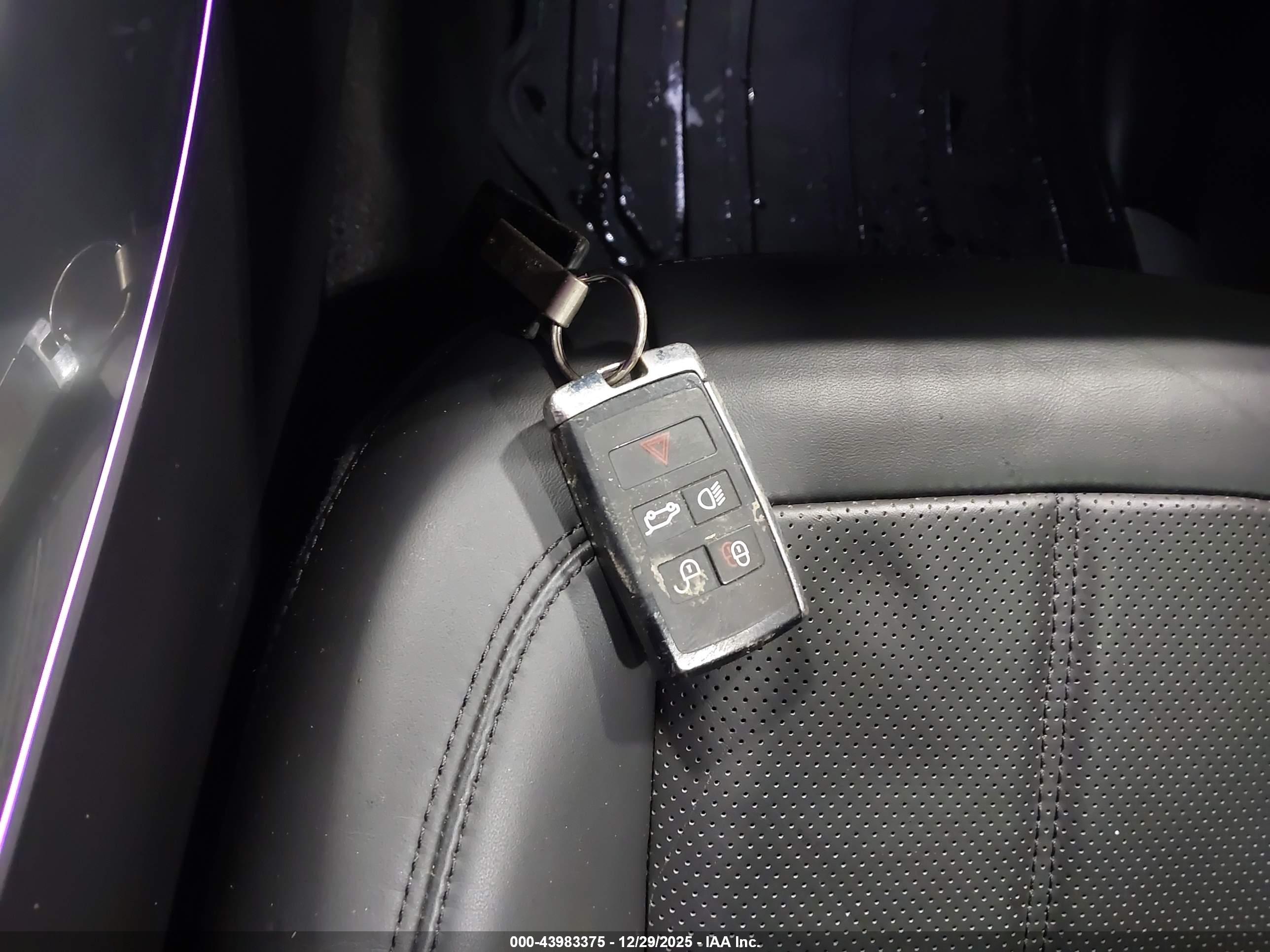 LAND ROVER image 11