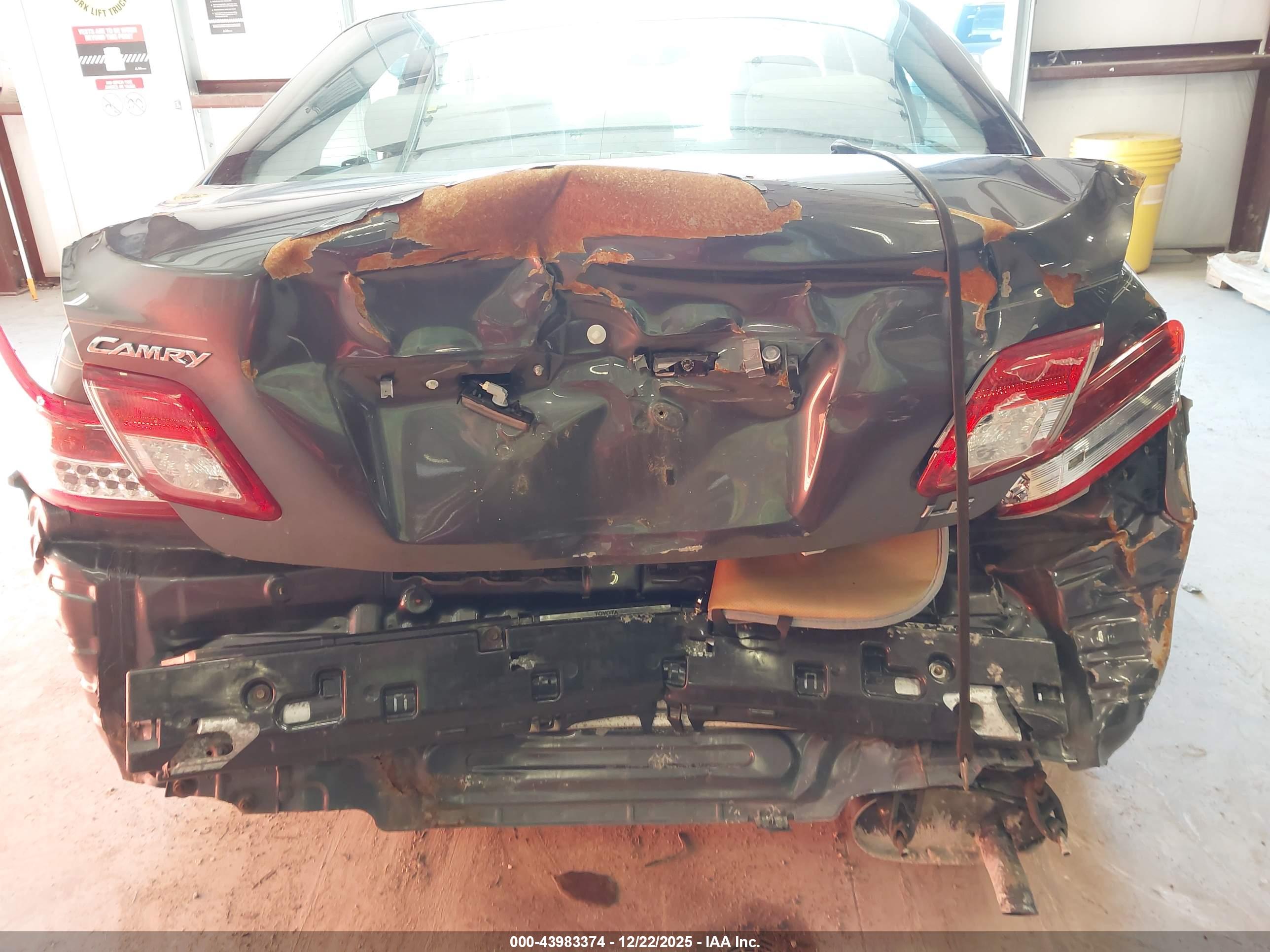 TOYOTA CAMRY image 6