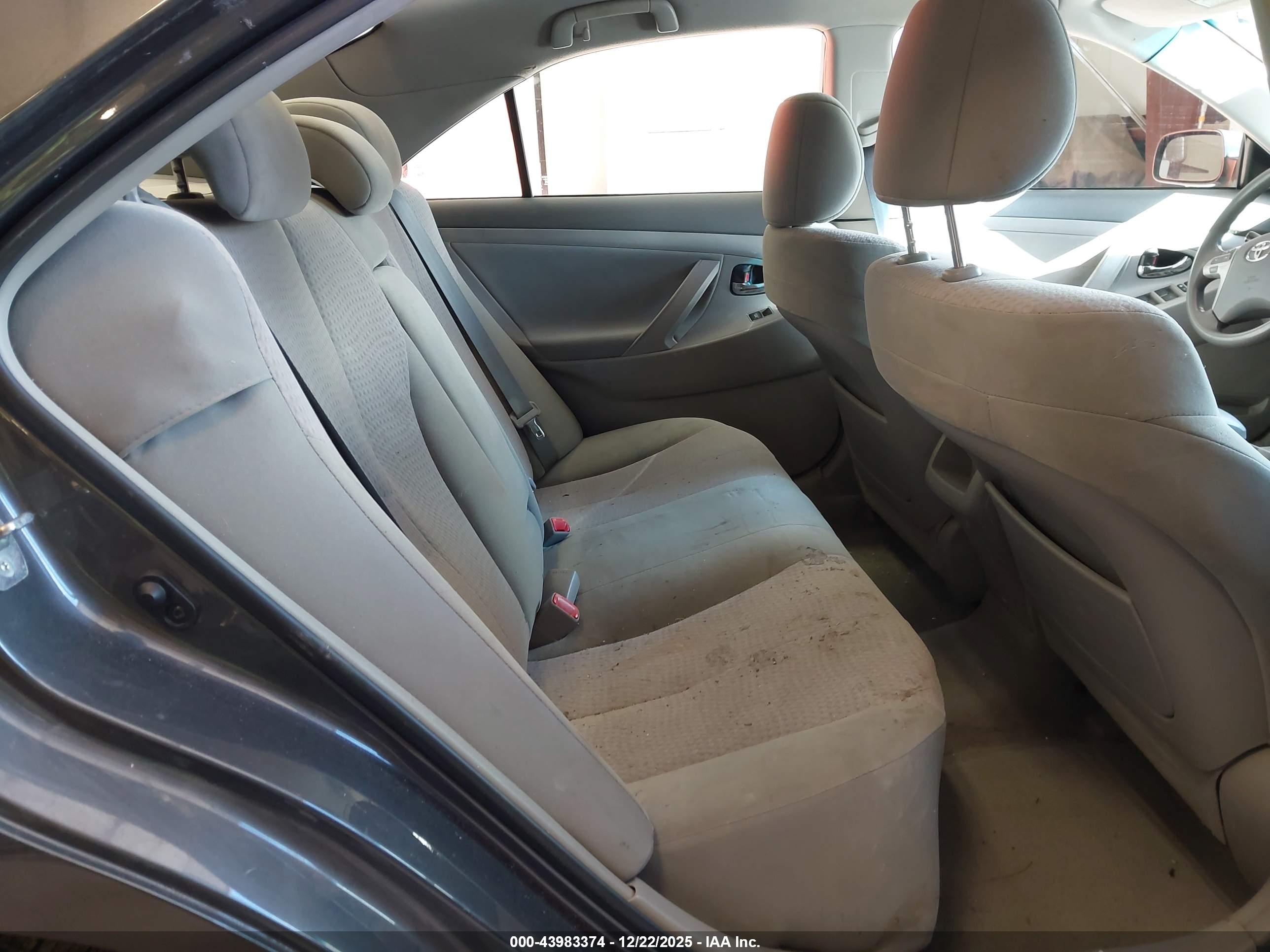 TOYOTA CAMRY image 8