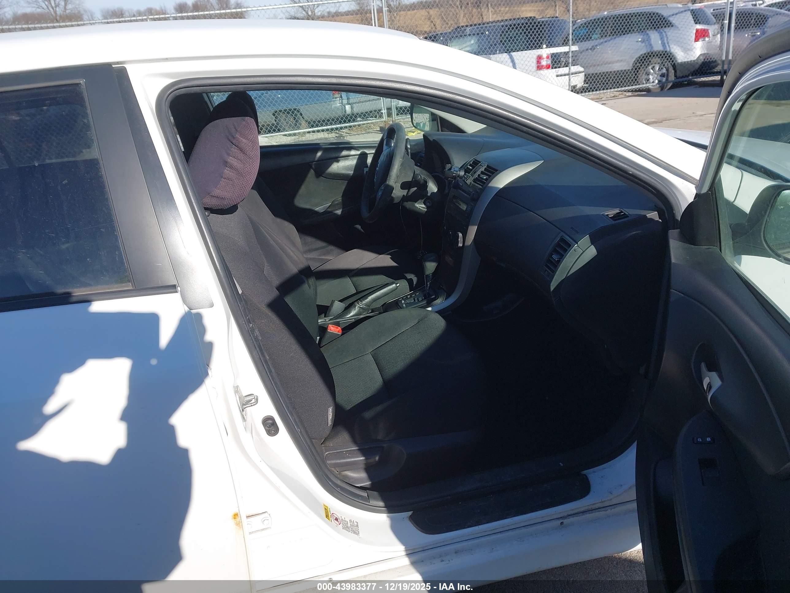 TOYOTA COROLLA image 5