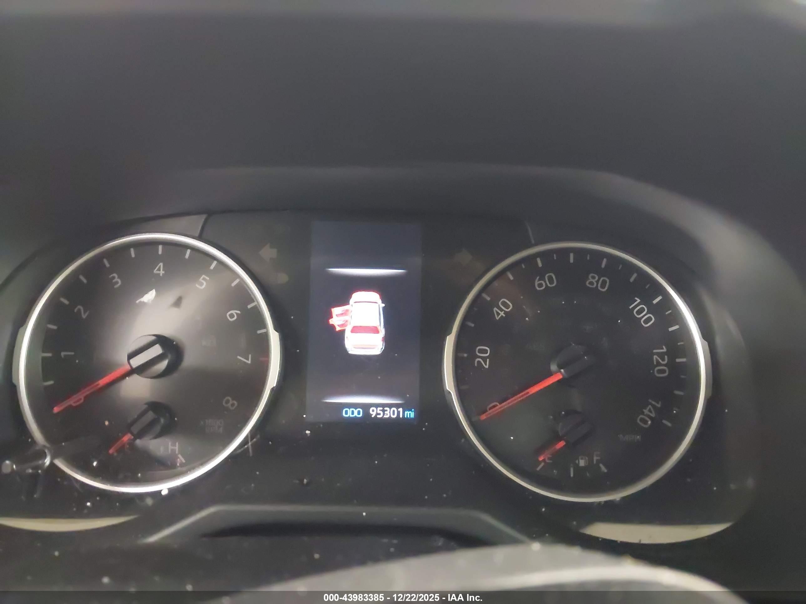 TOYOTA RAV4 image 7