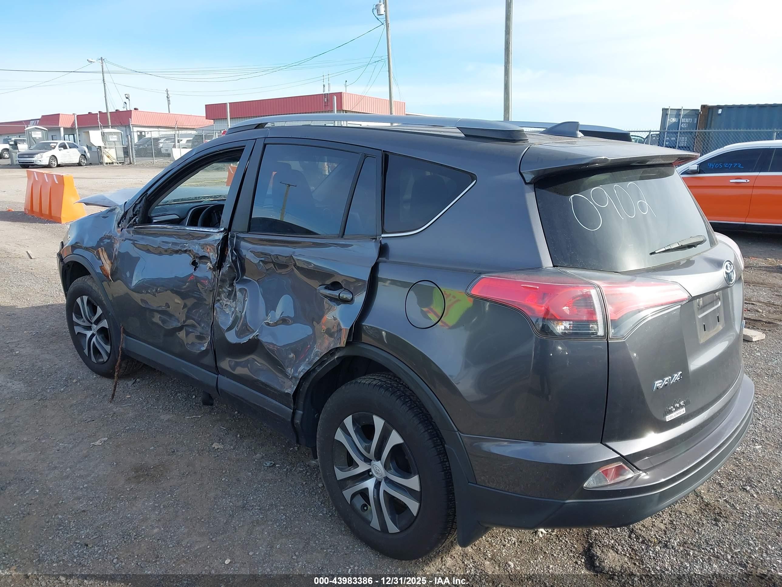 TOYOTA RAV4 image 3