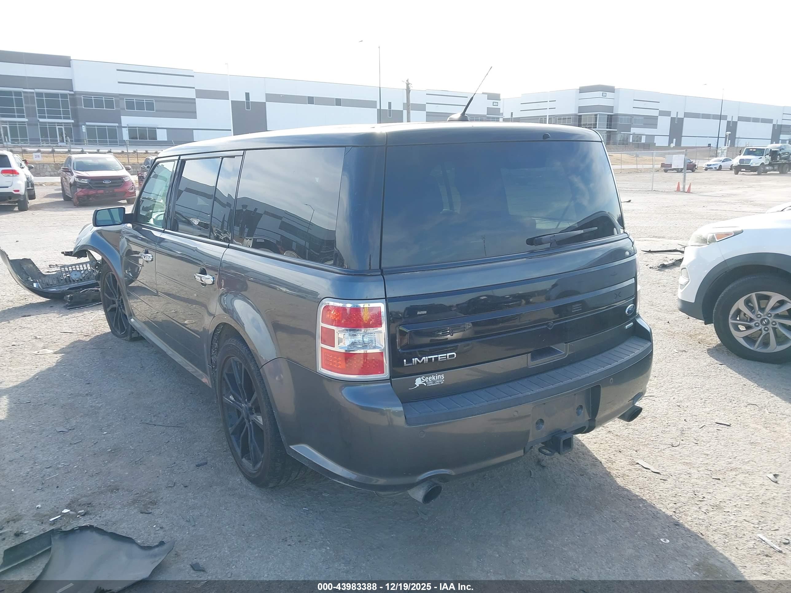 FORD FLEX image 3