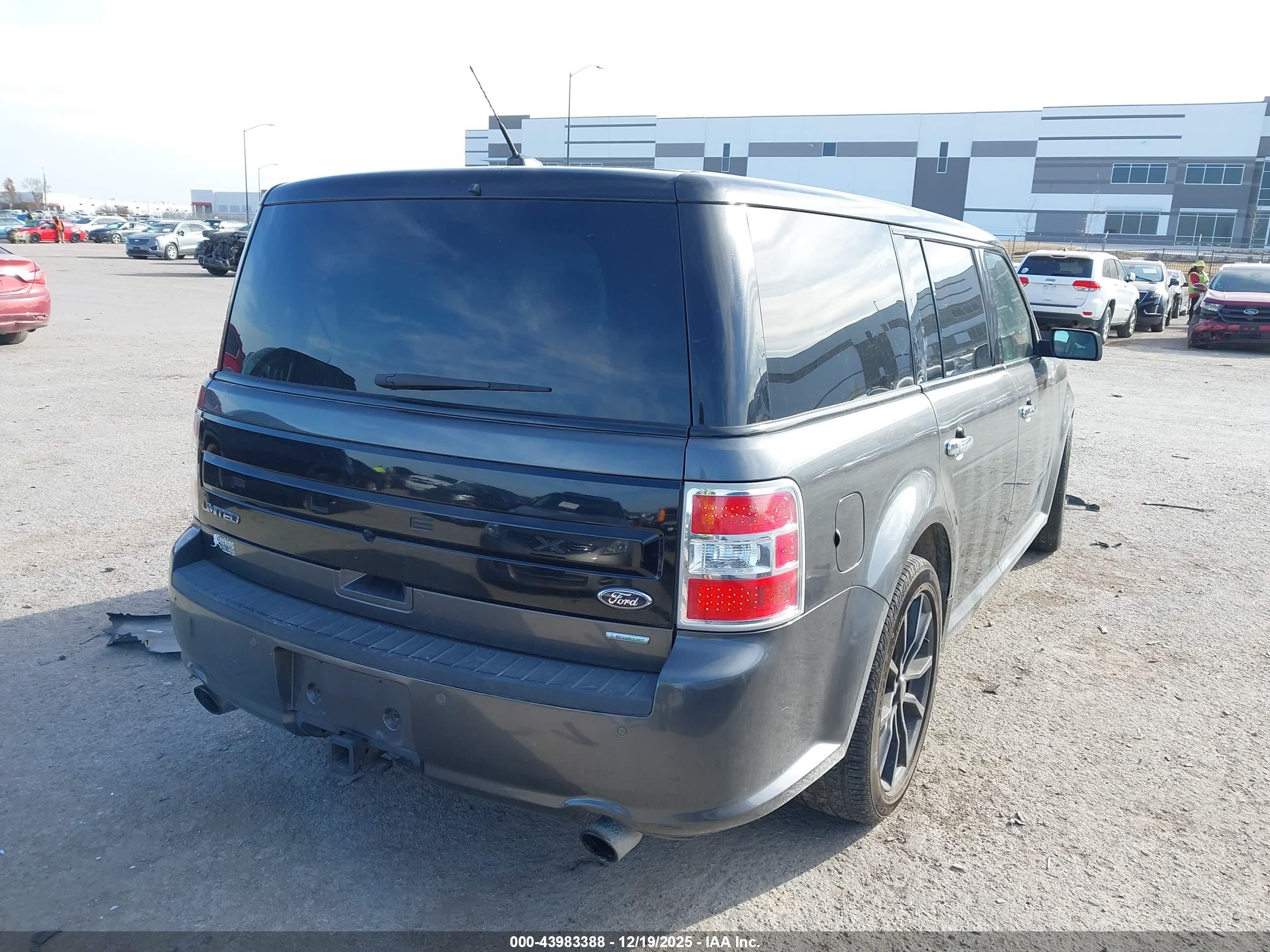 FORD FLEX image 4