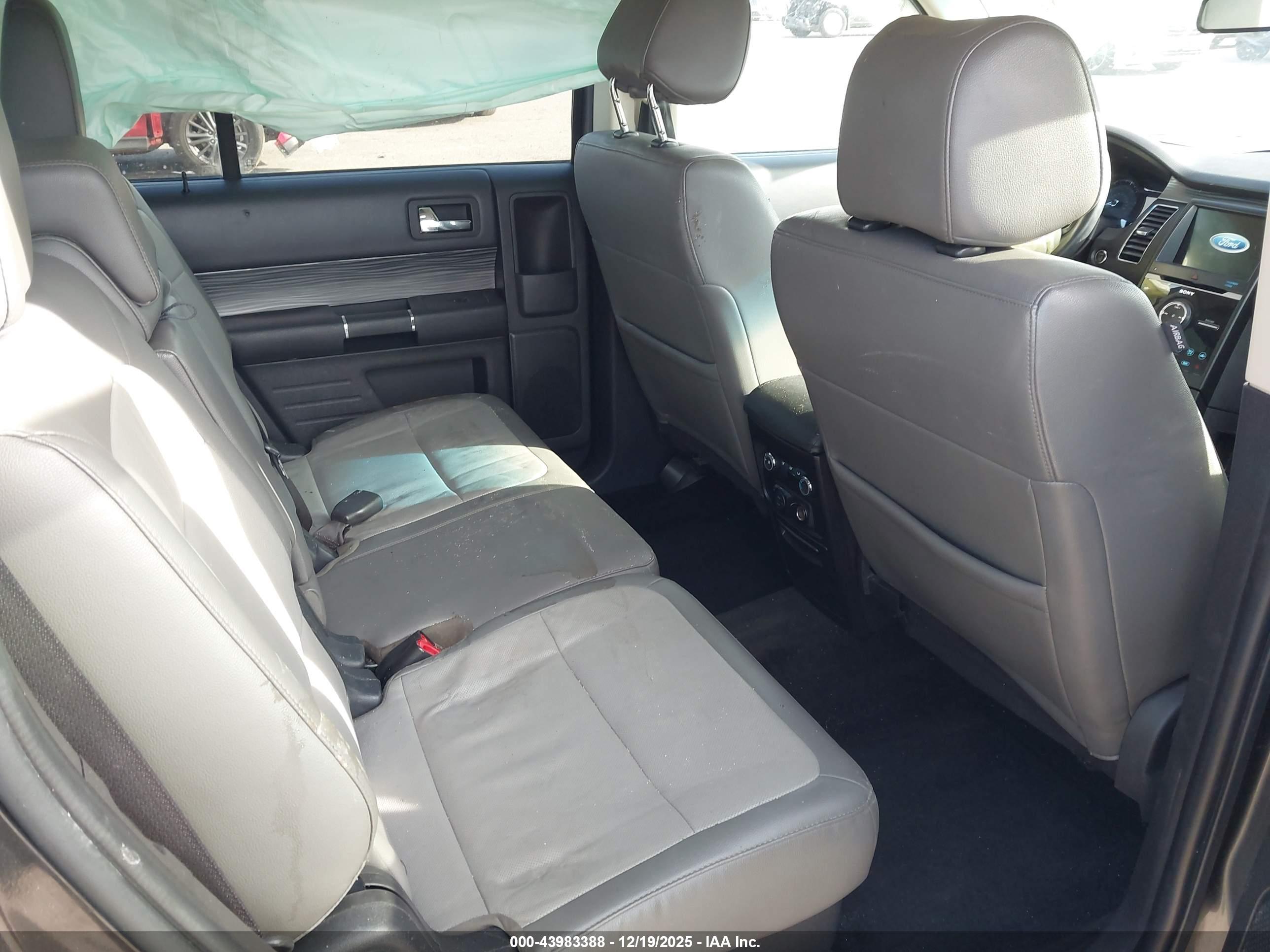 FORD FLEX image 8