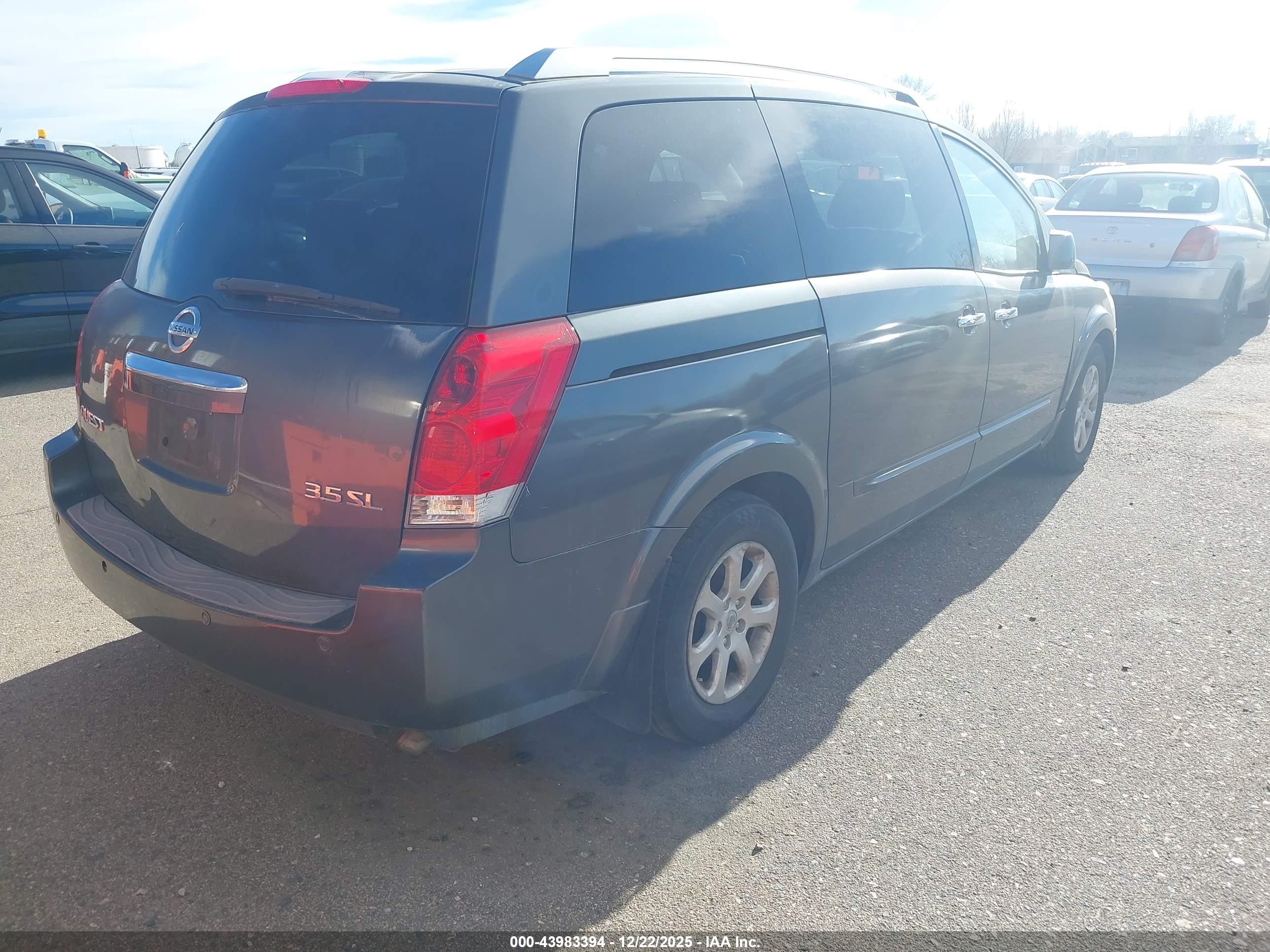 NISSAN QUEST image 4
