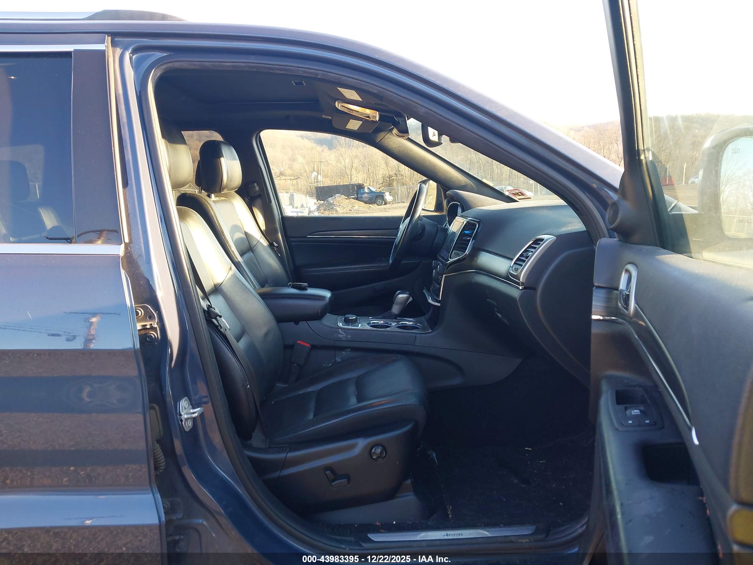 JEEP GRAND image 5