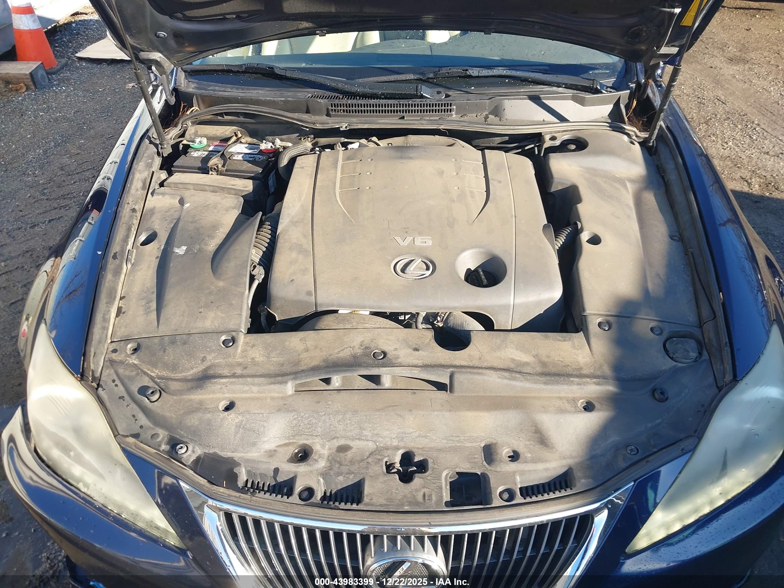LEXUS IS image 10