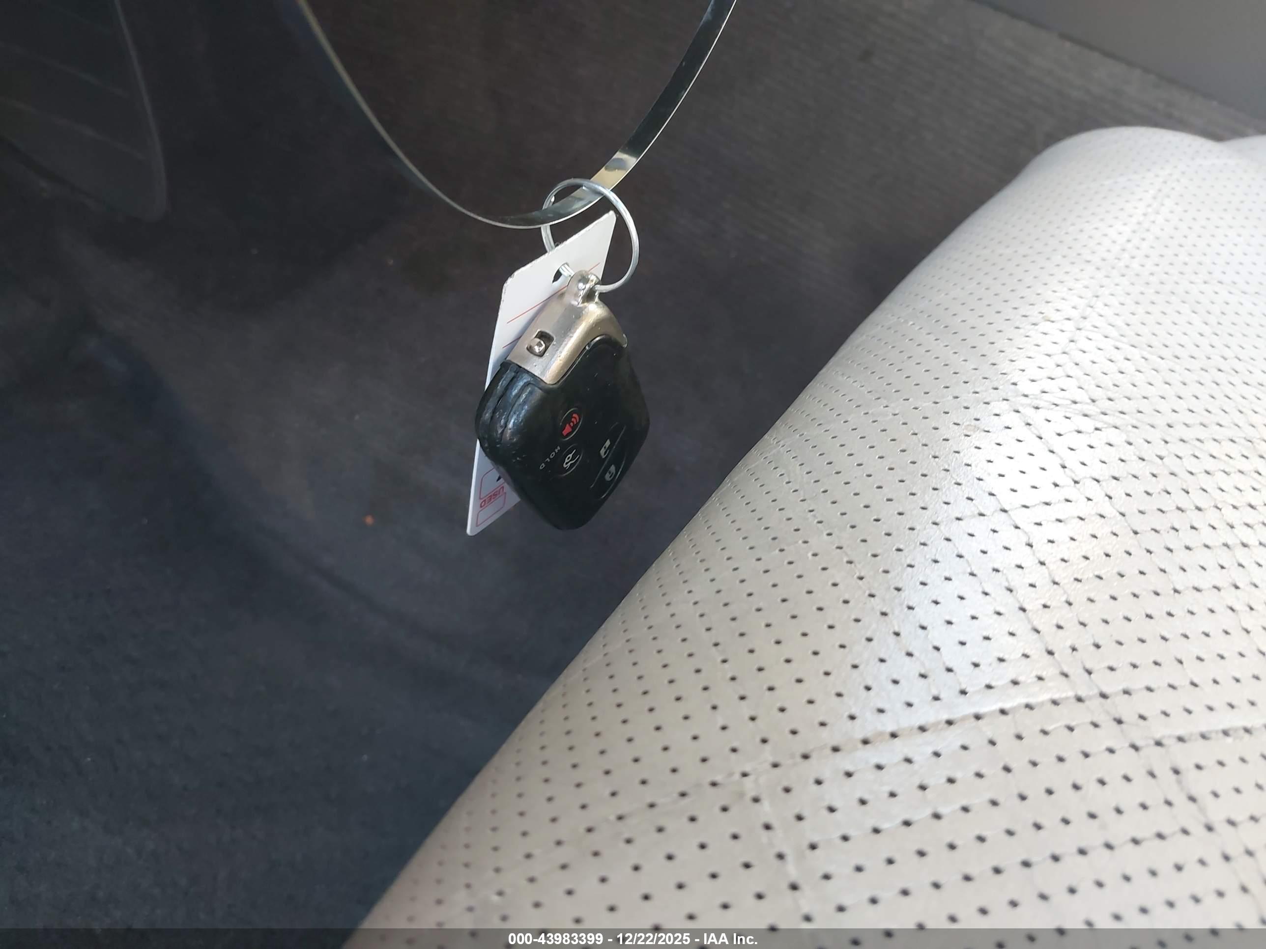 LEXUS IS image 11