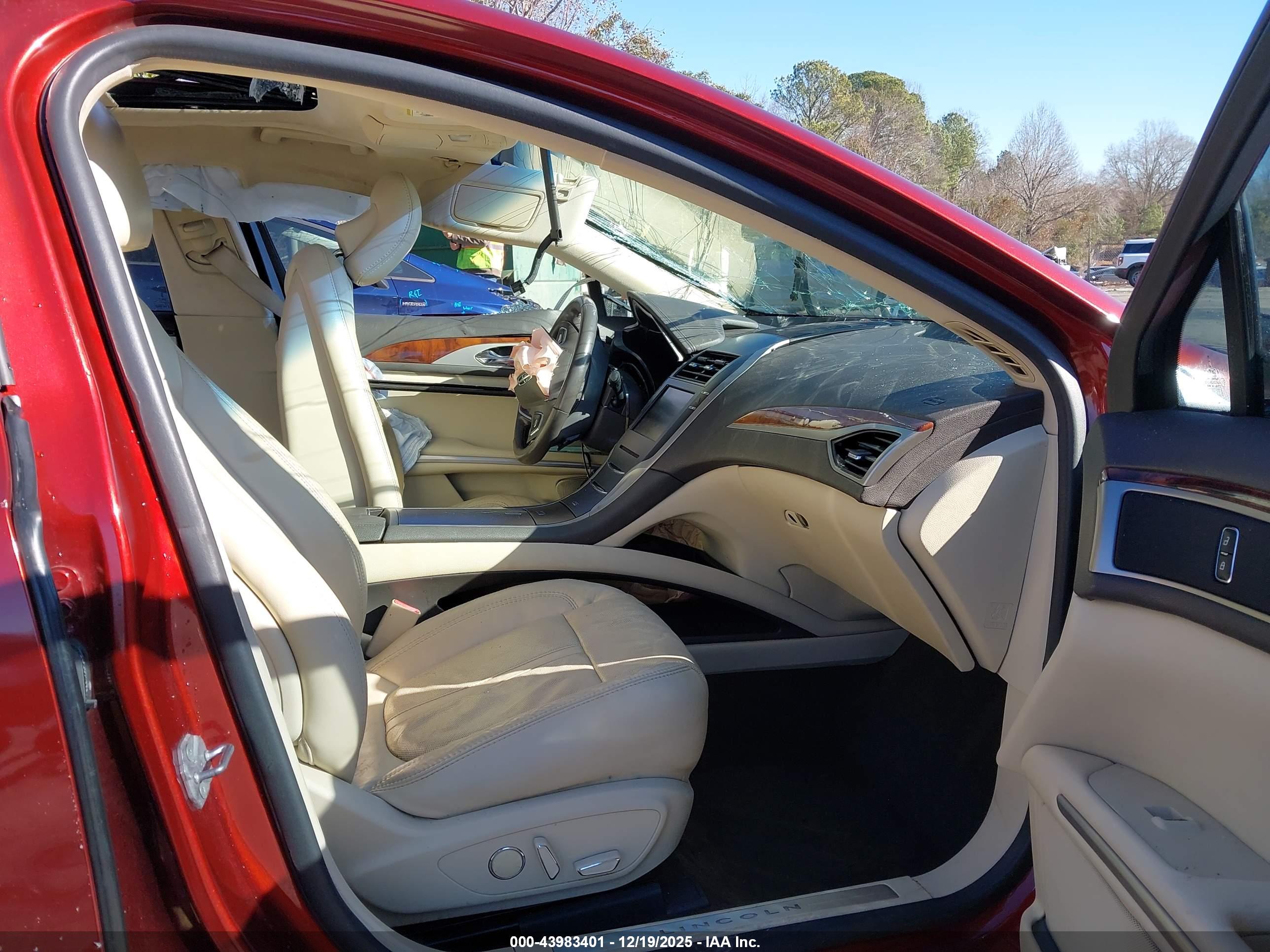 LINCOLN MKZ image 5