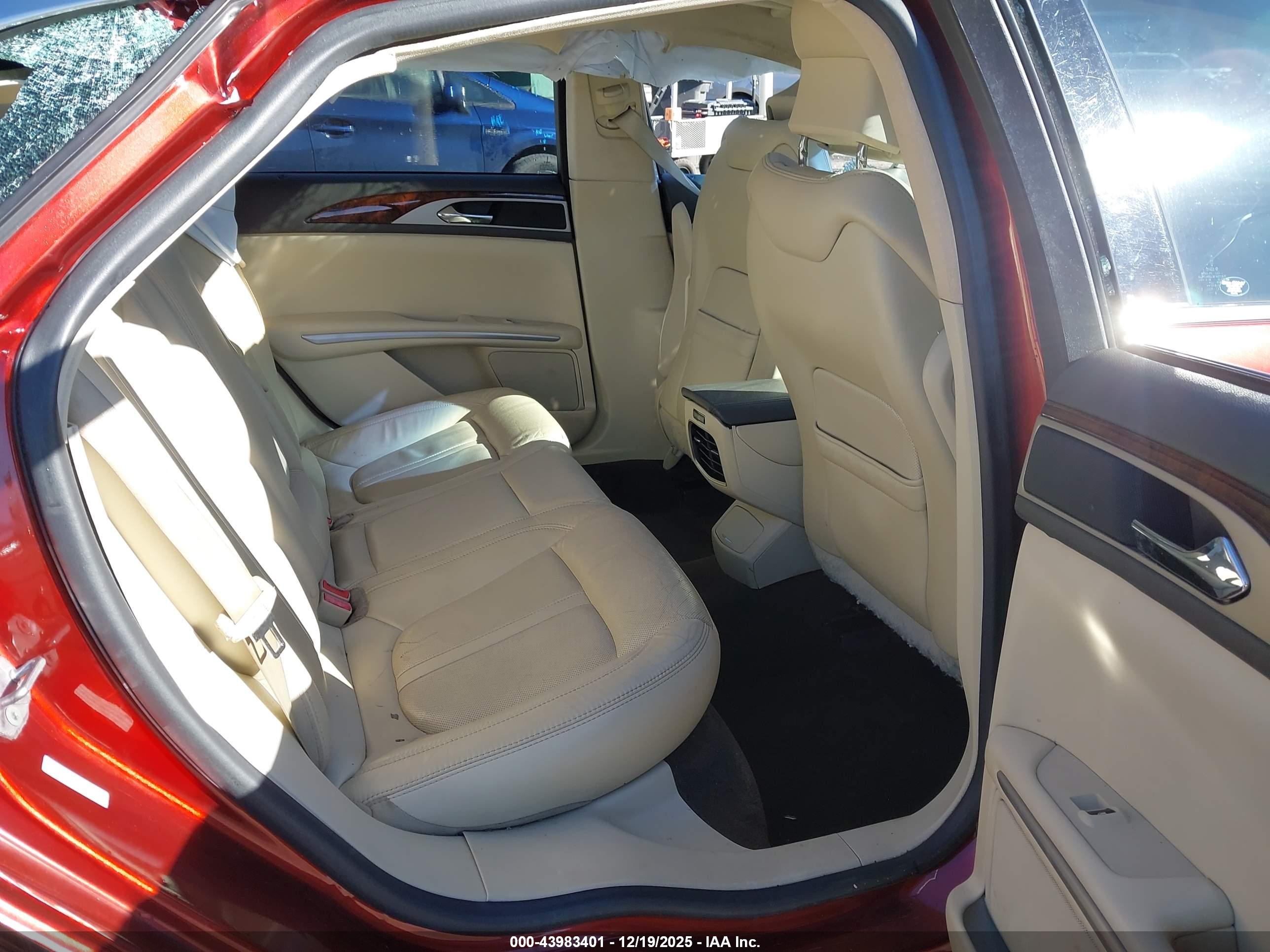 LINCOLN MKZ image 8