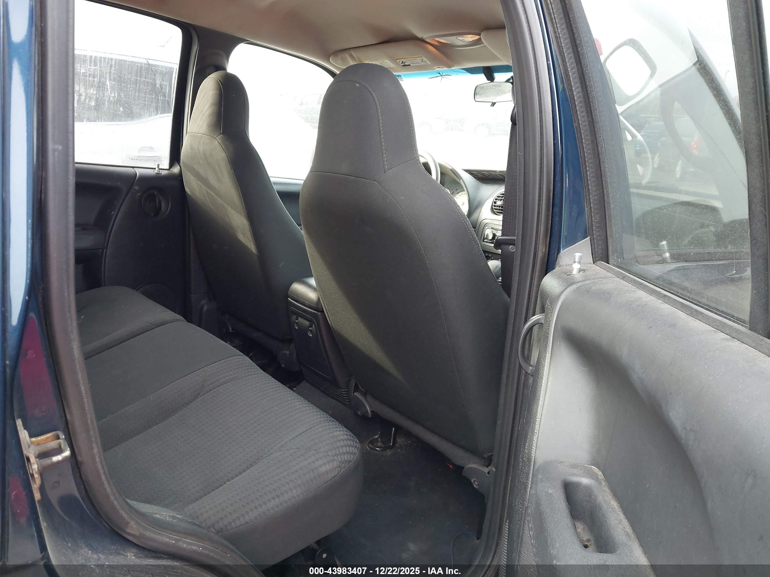 JEEP LIBERTY image 8