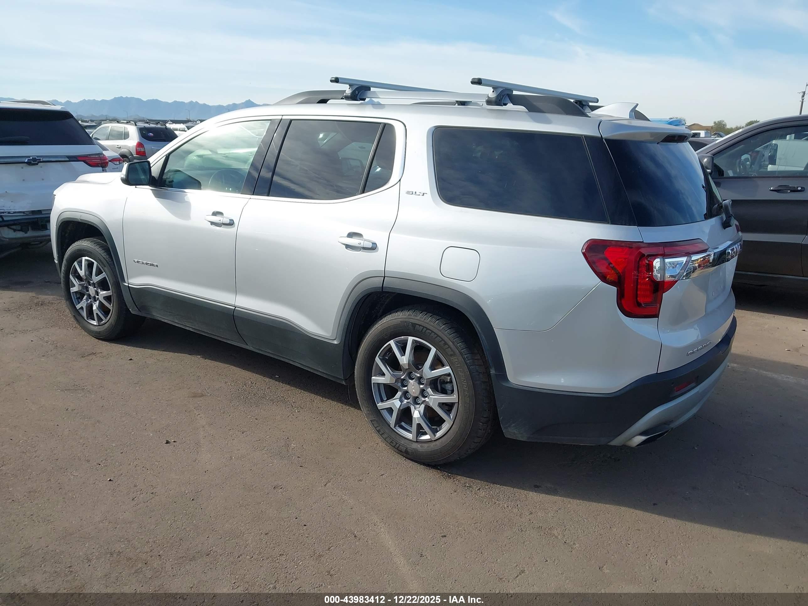 GMC ACADIA image 3
