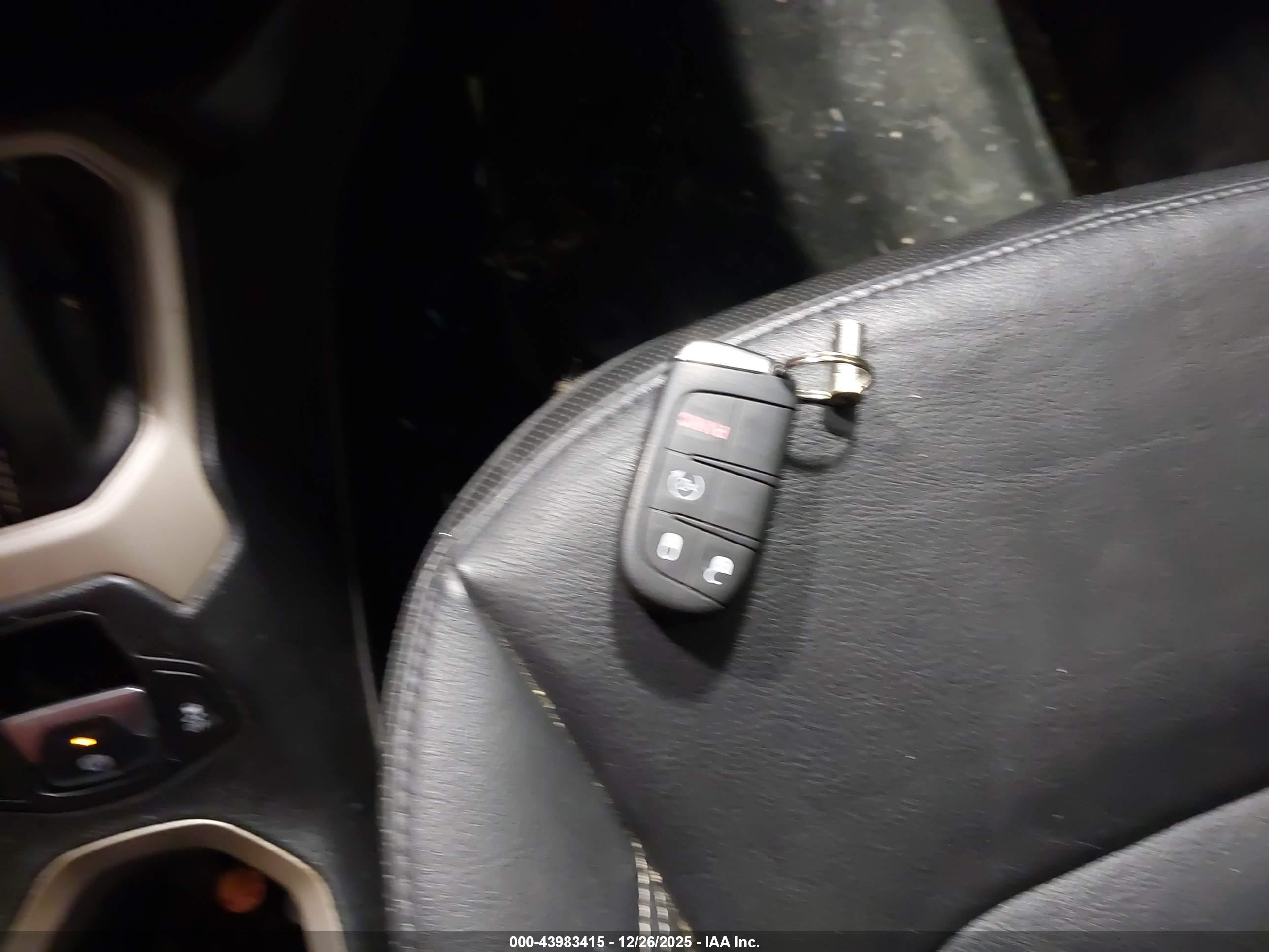 JEEP RENEGADE image 11