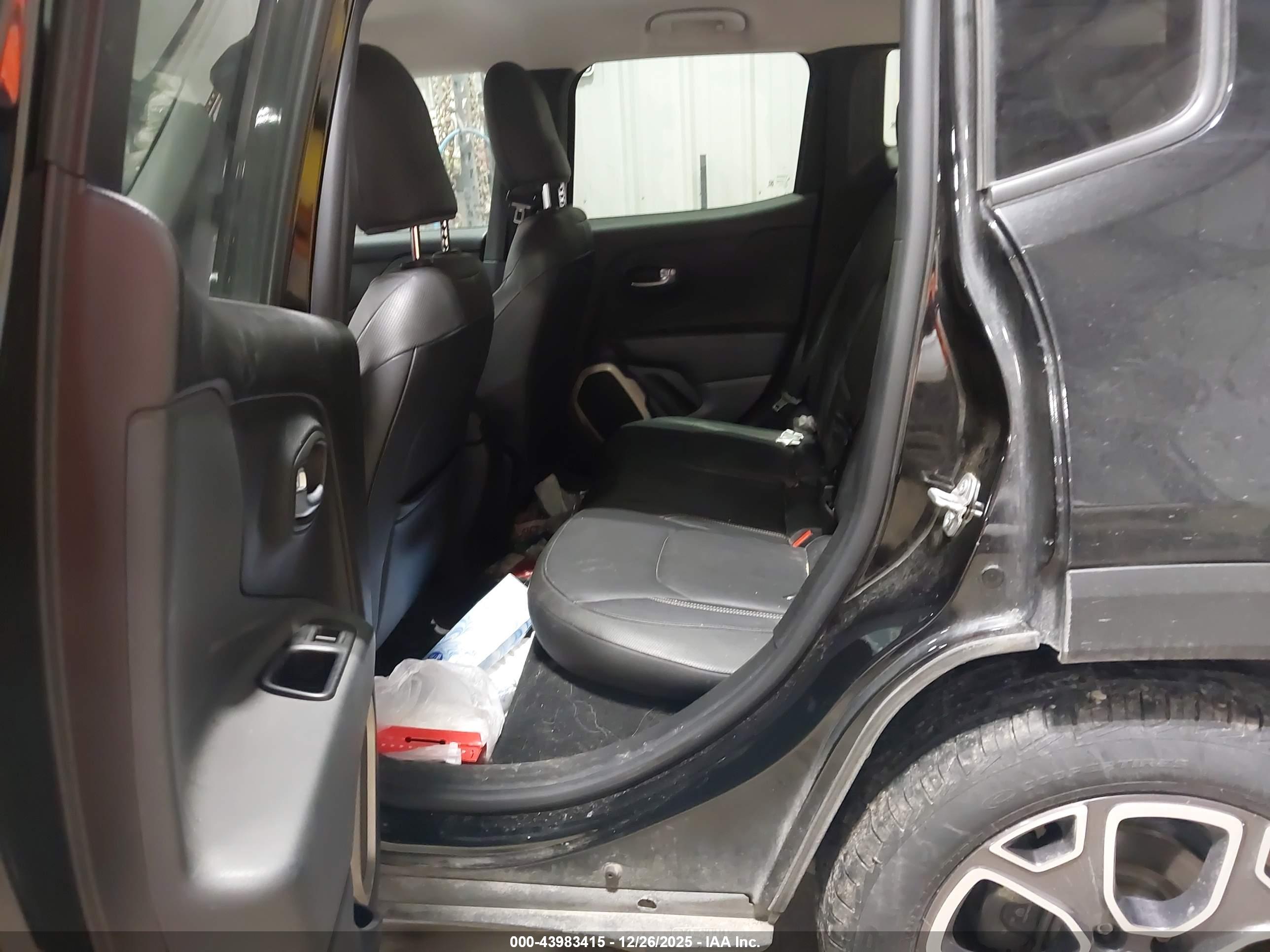 JEEP RENEGADE image 8