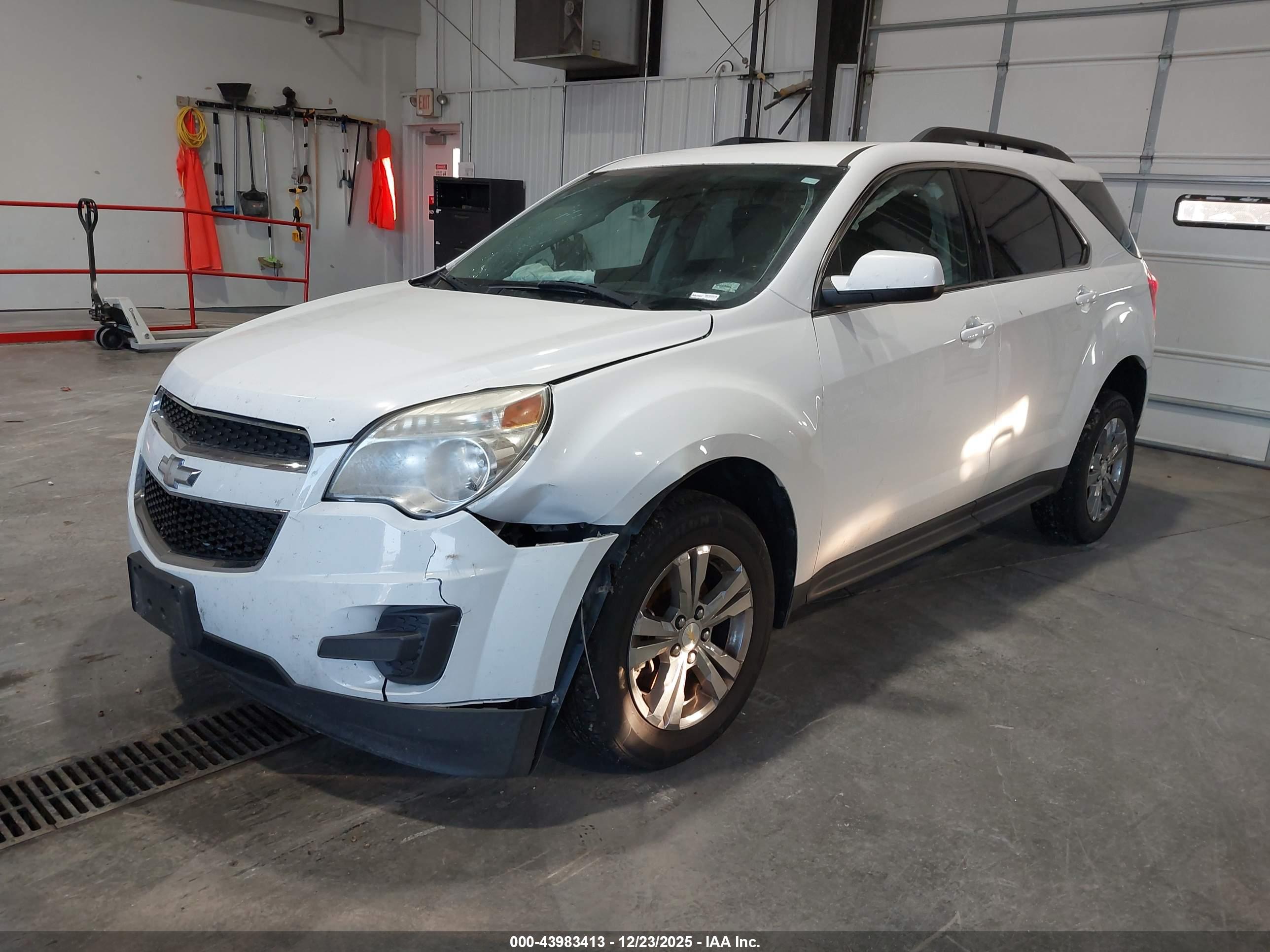 CHEVROLET EQUINOX image 2