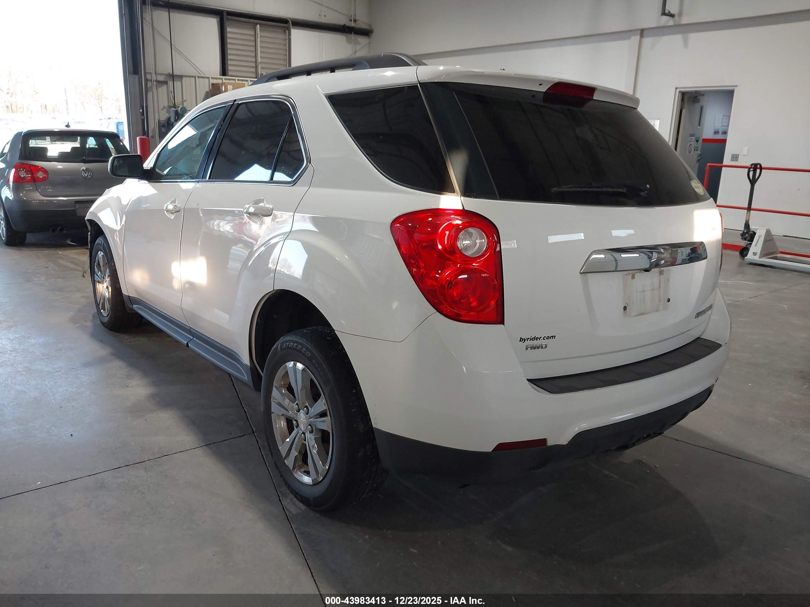 CHEVROLET EQUINOX image 3