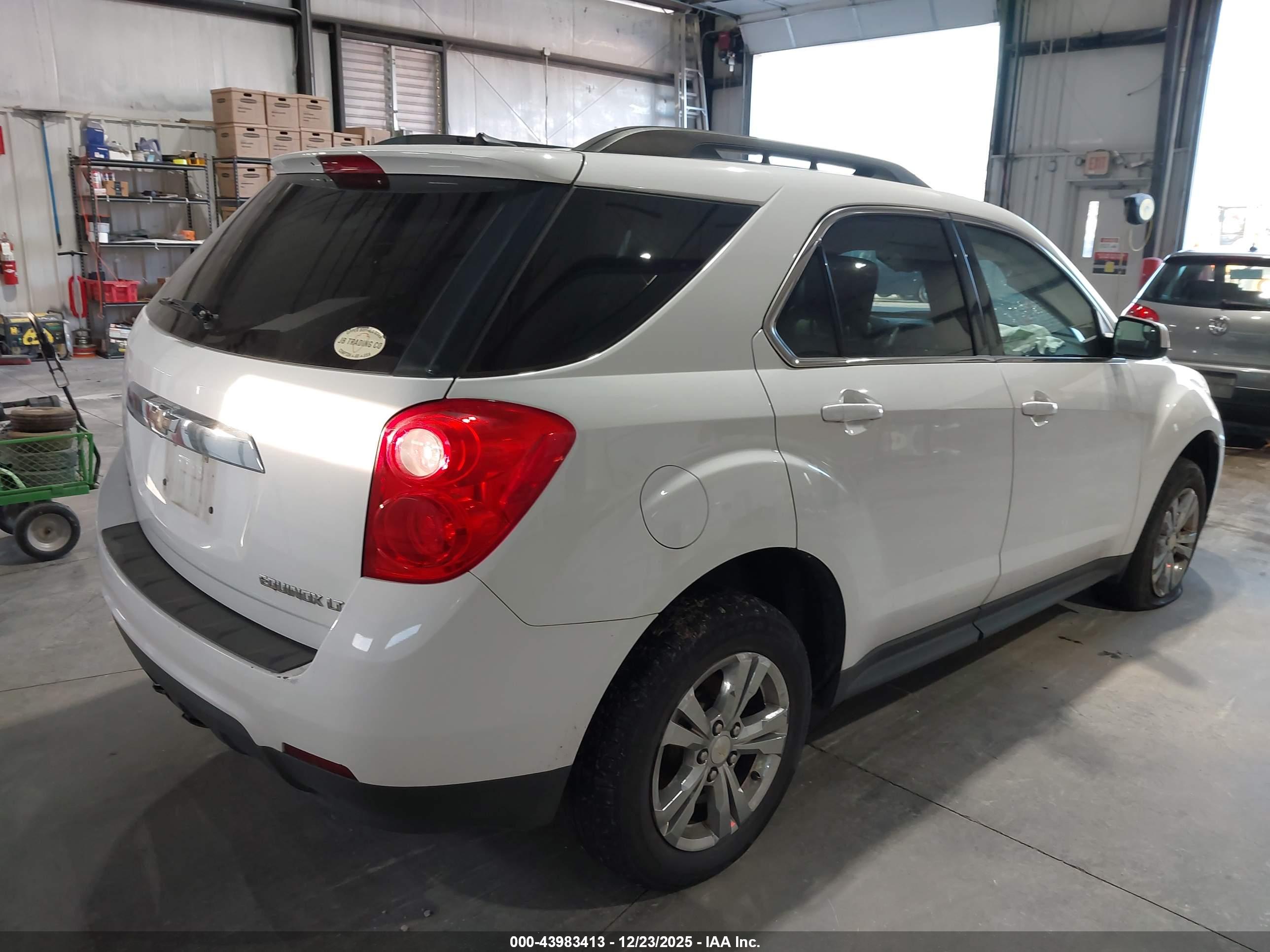 CHEVROLET EQUINOX image 4