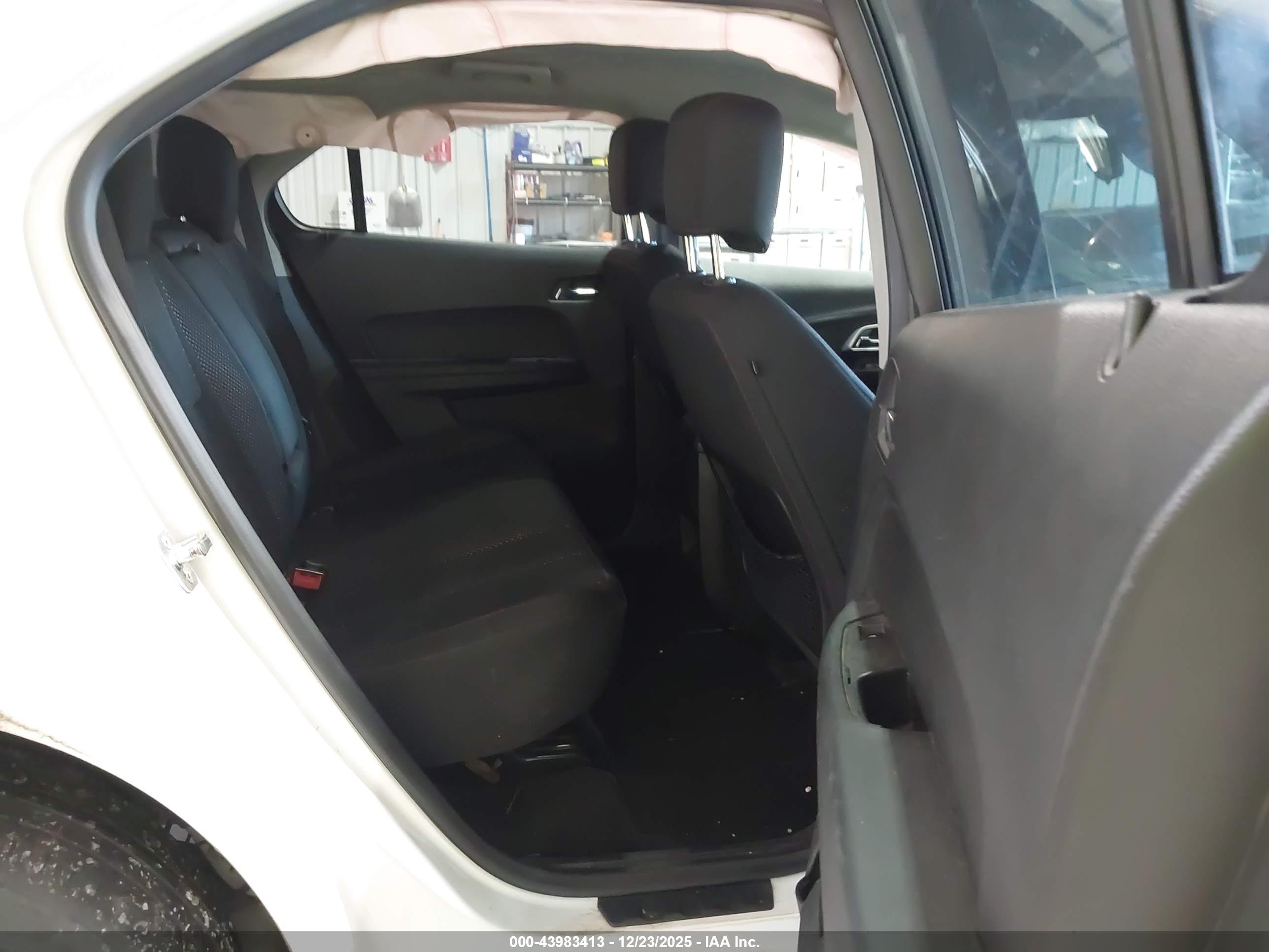CHEVROLET EQUINOX image 8