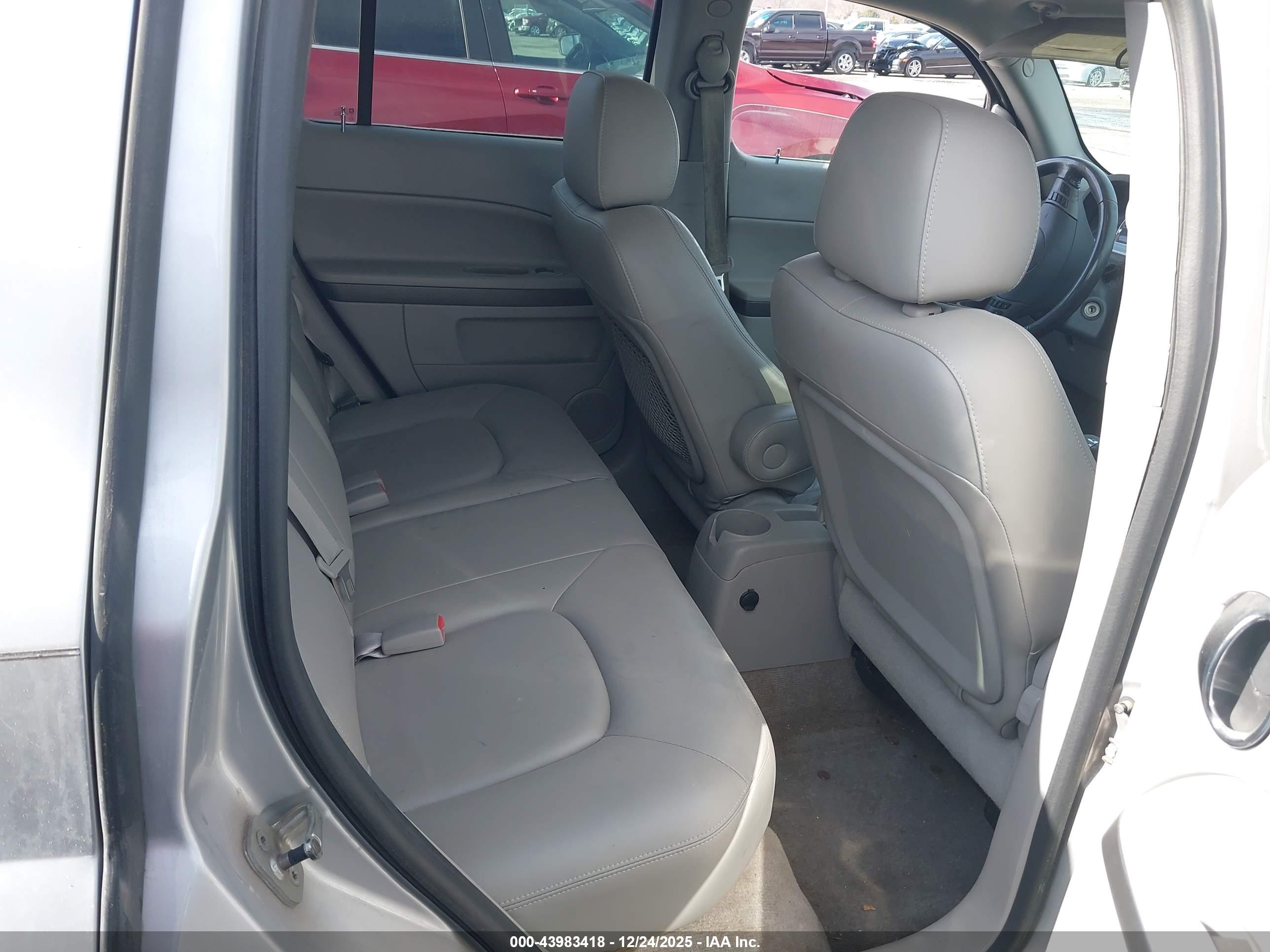 CHEVROLET HHR image 8