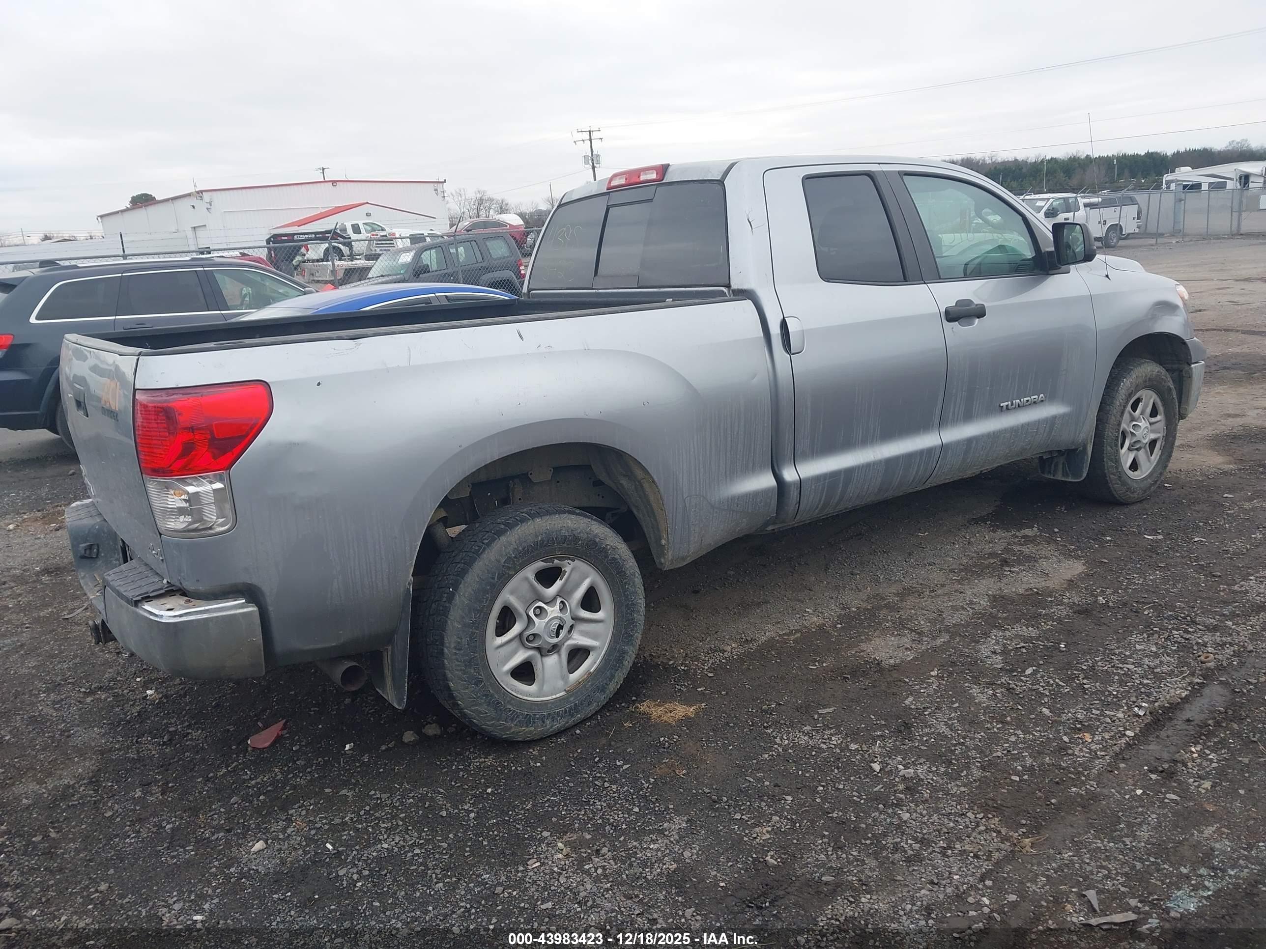 TOYOTA TUNDRA image 4